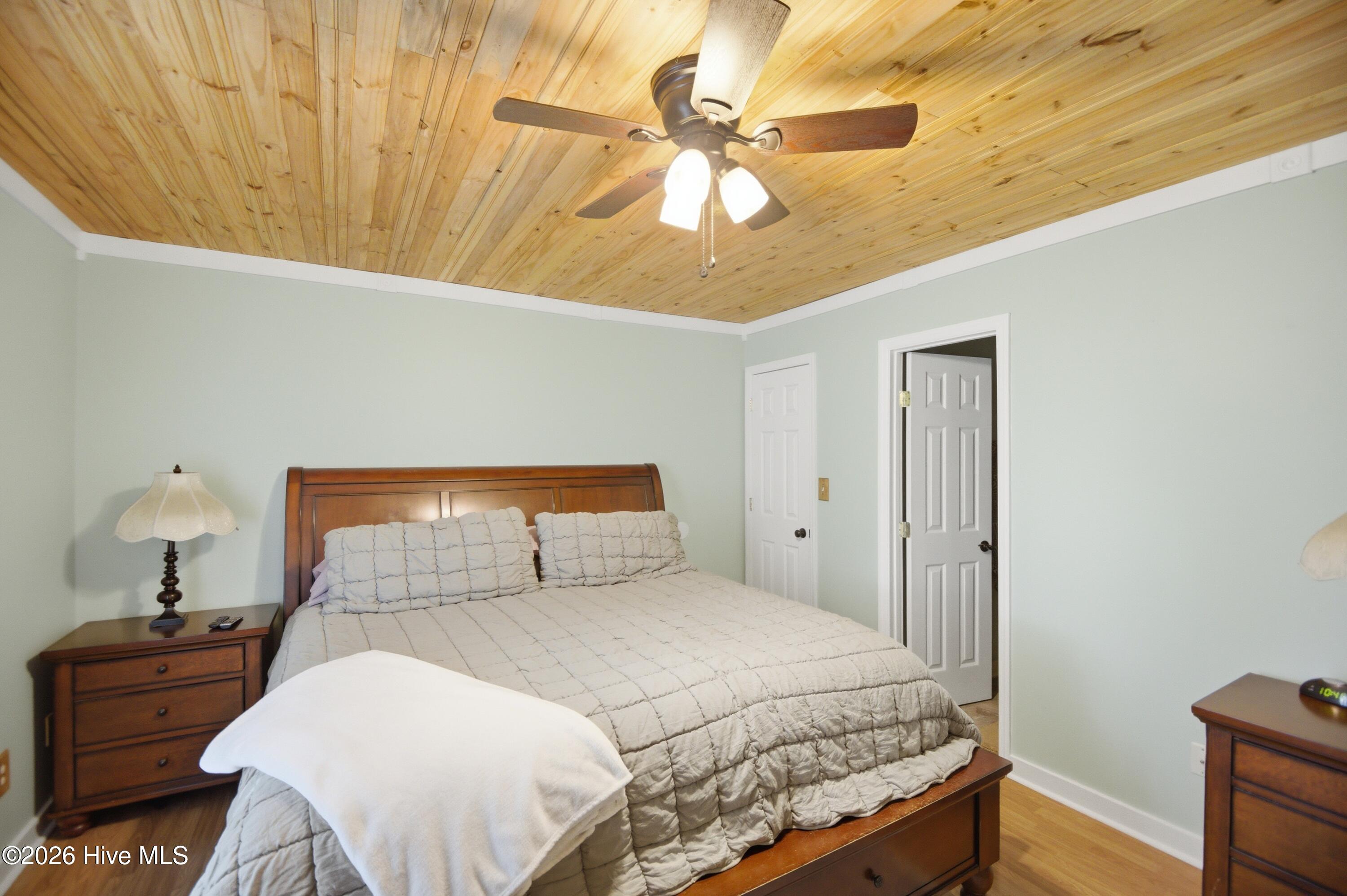 100565180 | Photo 24