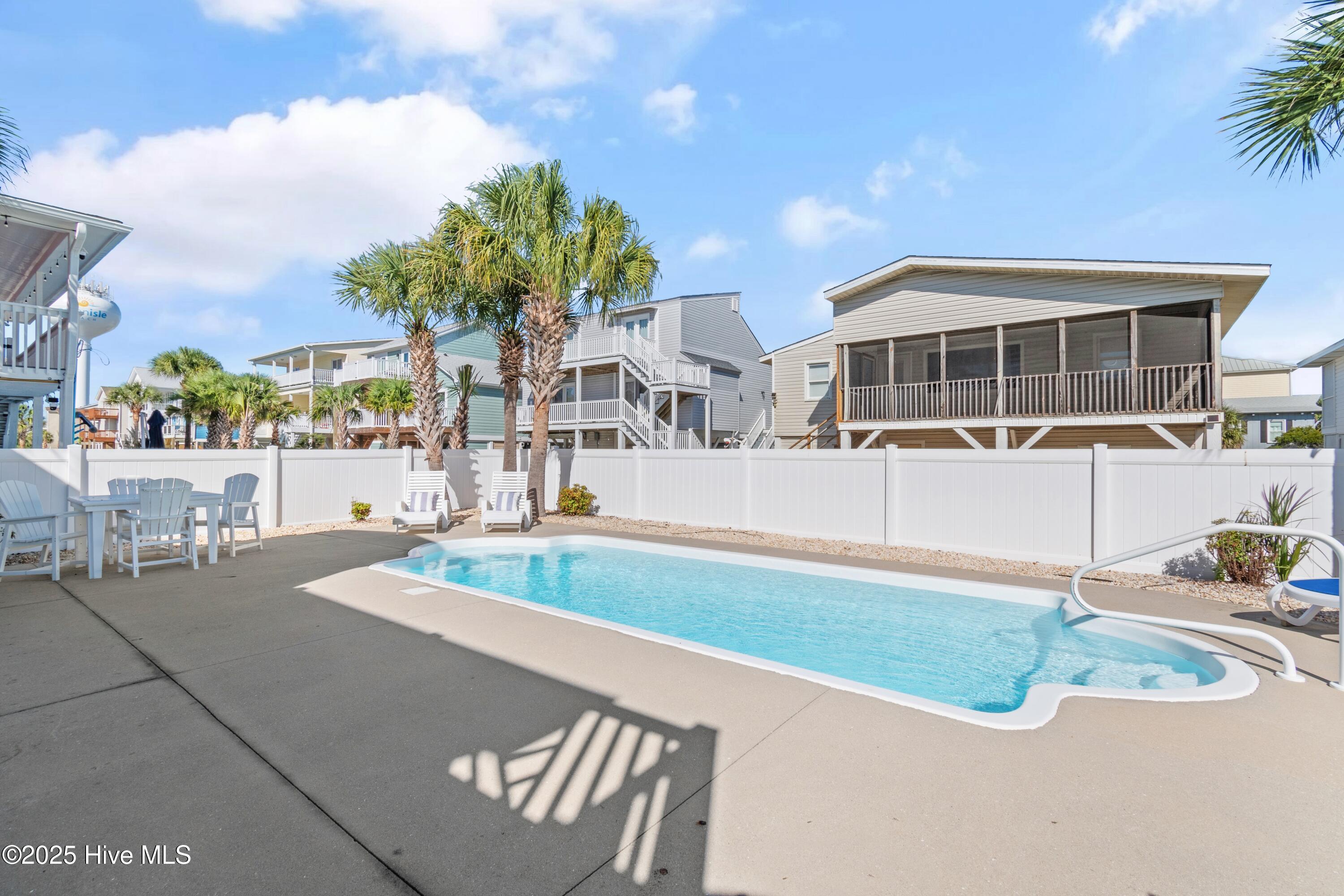 100535227 | Photo 41