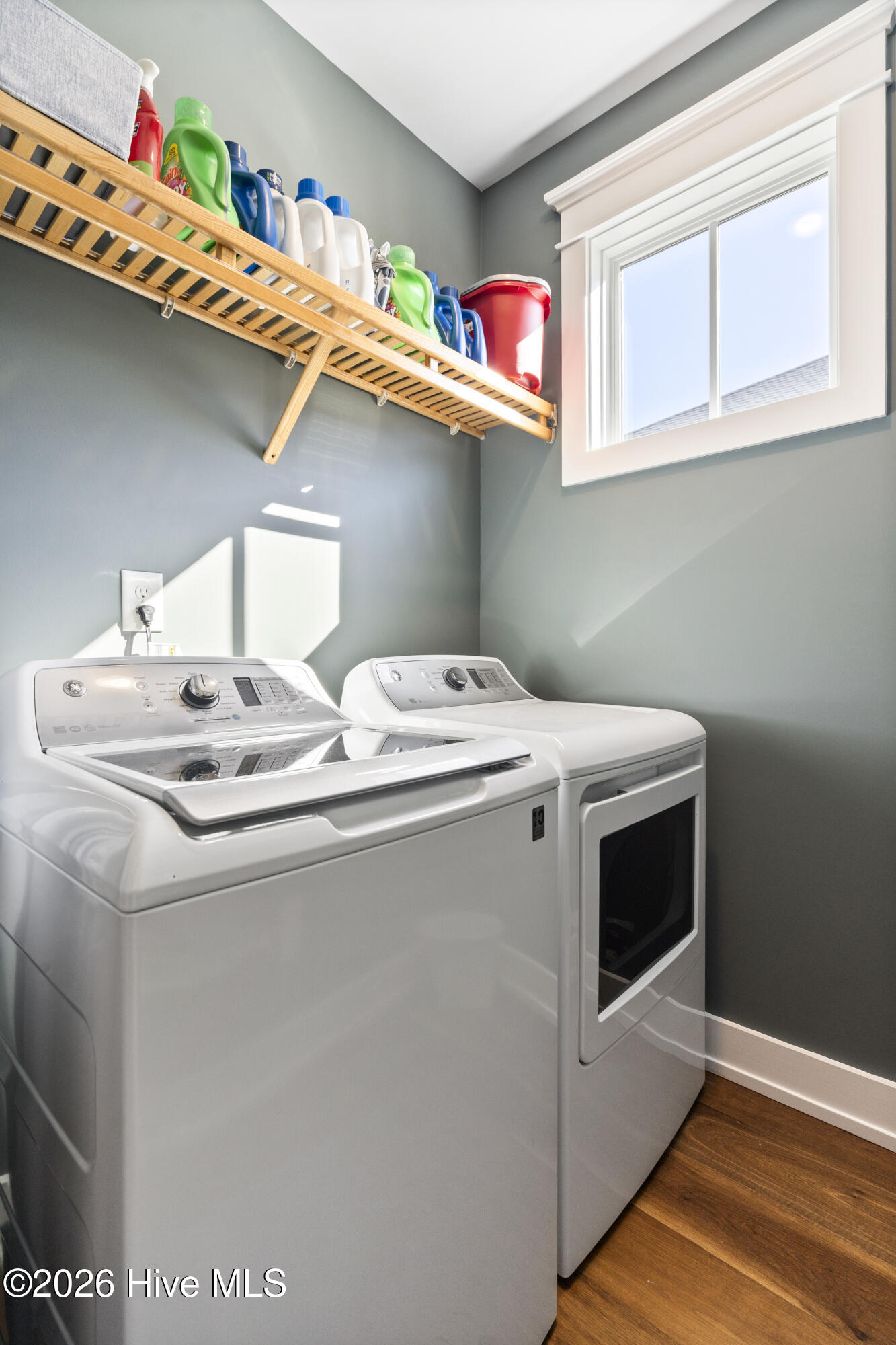 100554242 | Photo 43