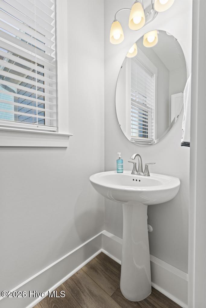 100569844 | Photo 53