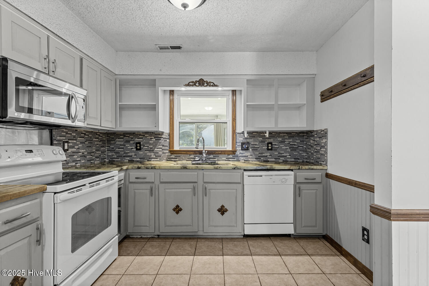 100532865 | Photo 10