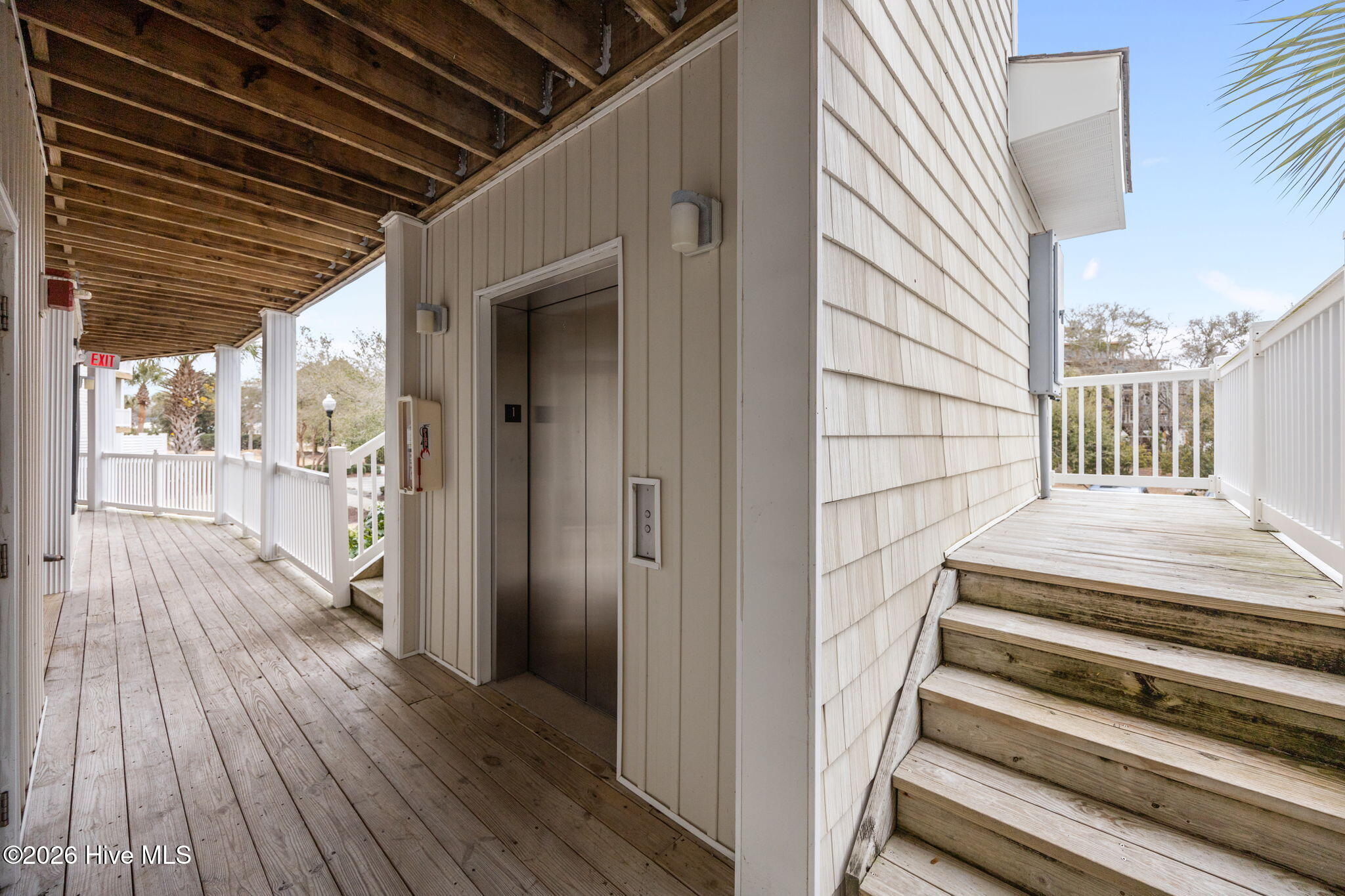 100556722 | Photo 42