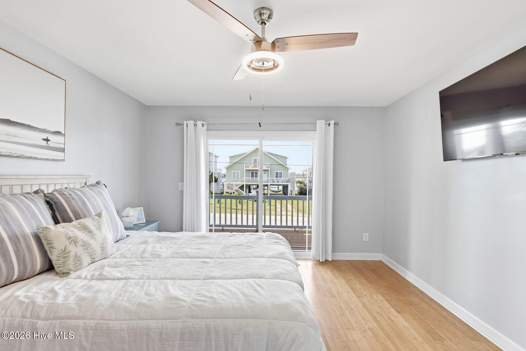 100566384 | Photo 33