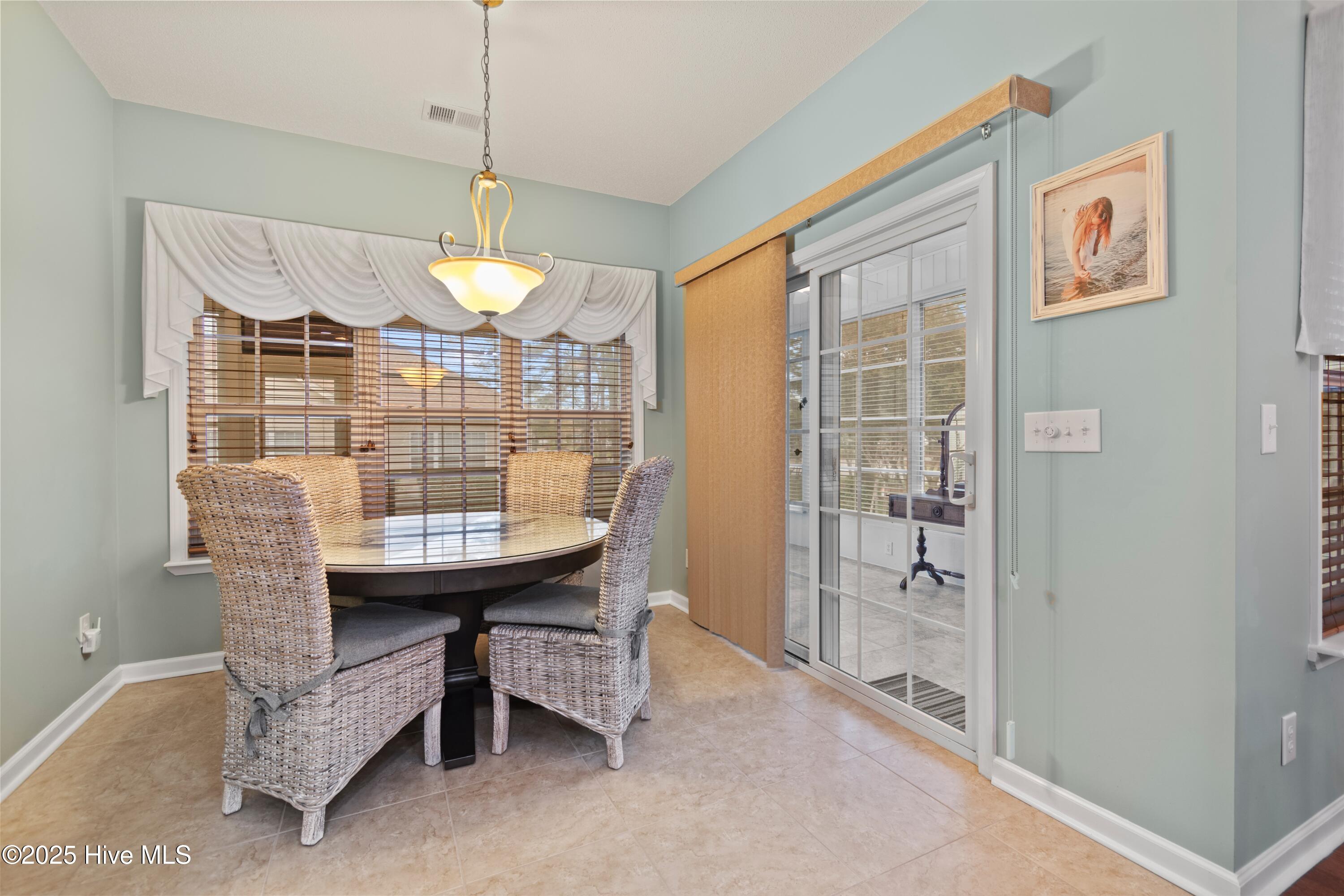 100500692 | Photo 17