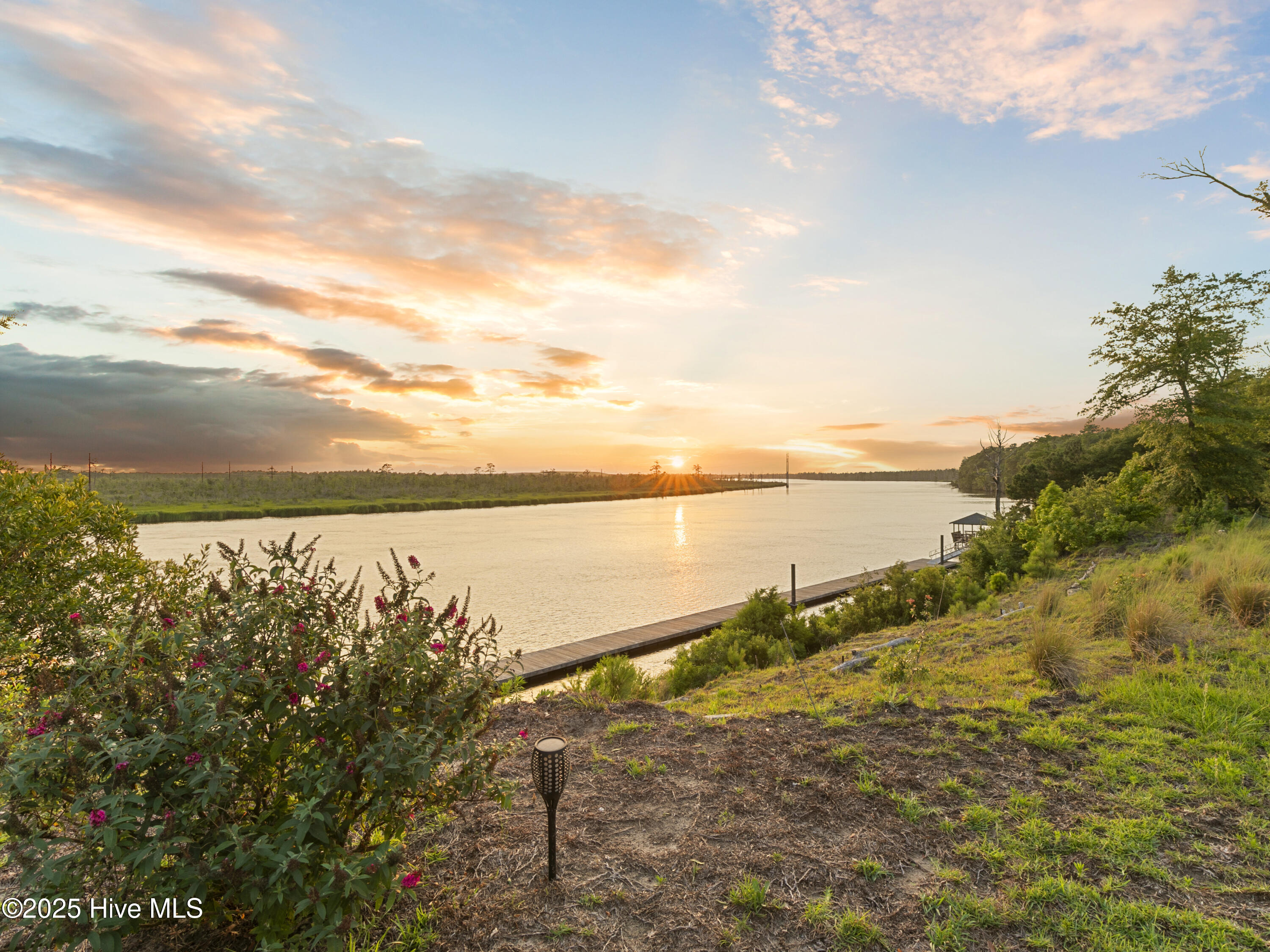 100537011 | Photo 59