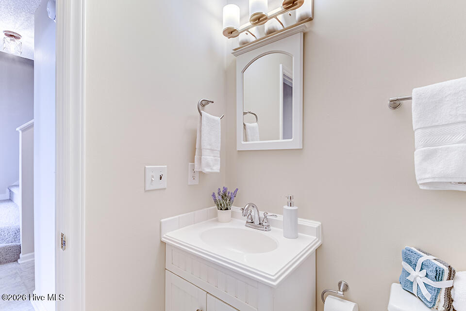 100565987 | Photo 20