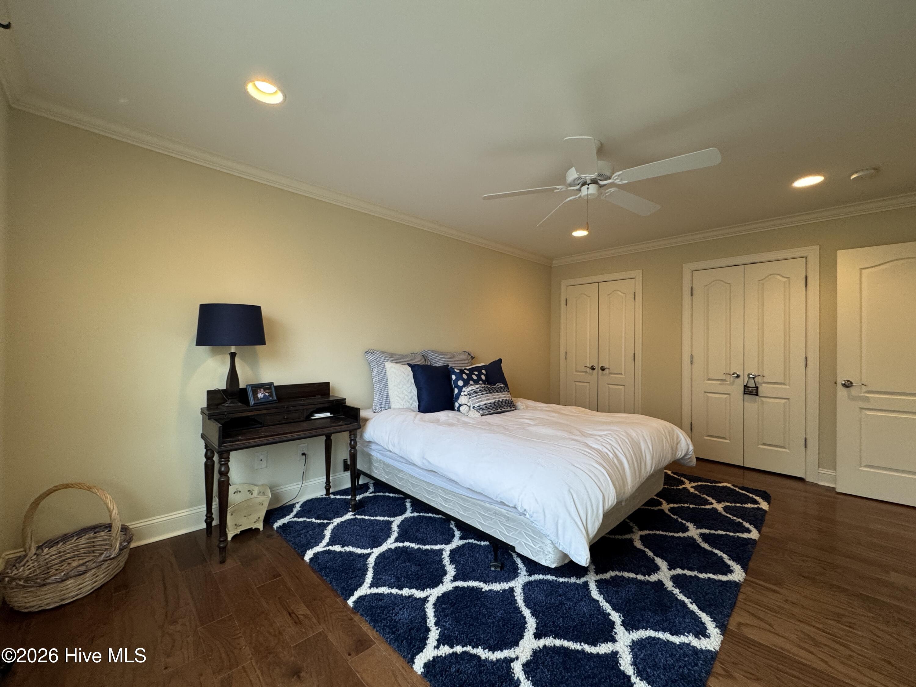 100556490 | Photo 18