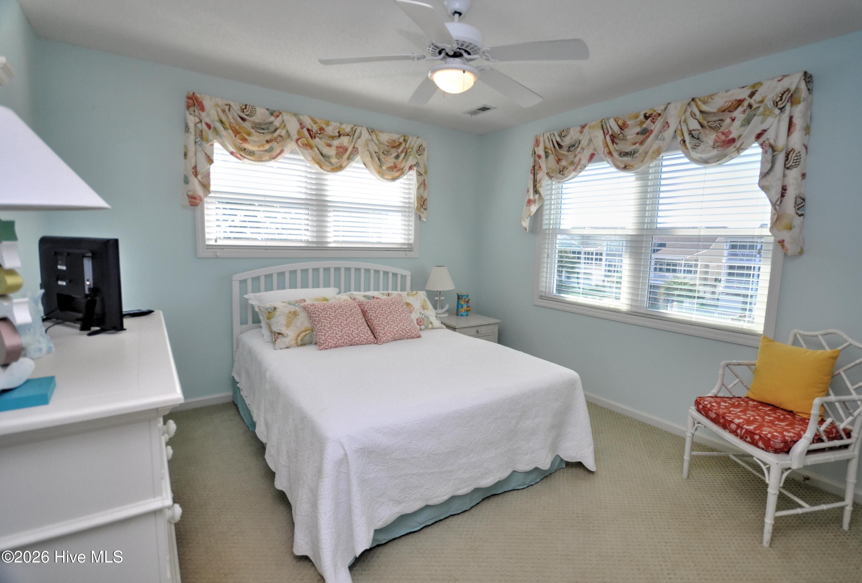 100549802 | Photo 37