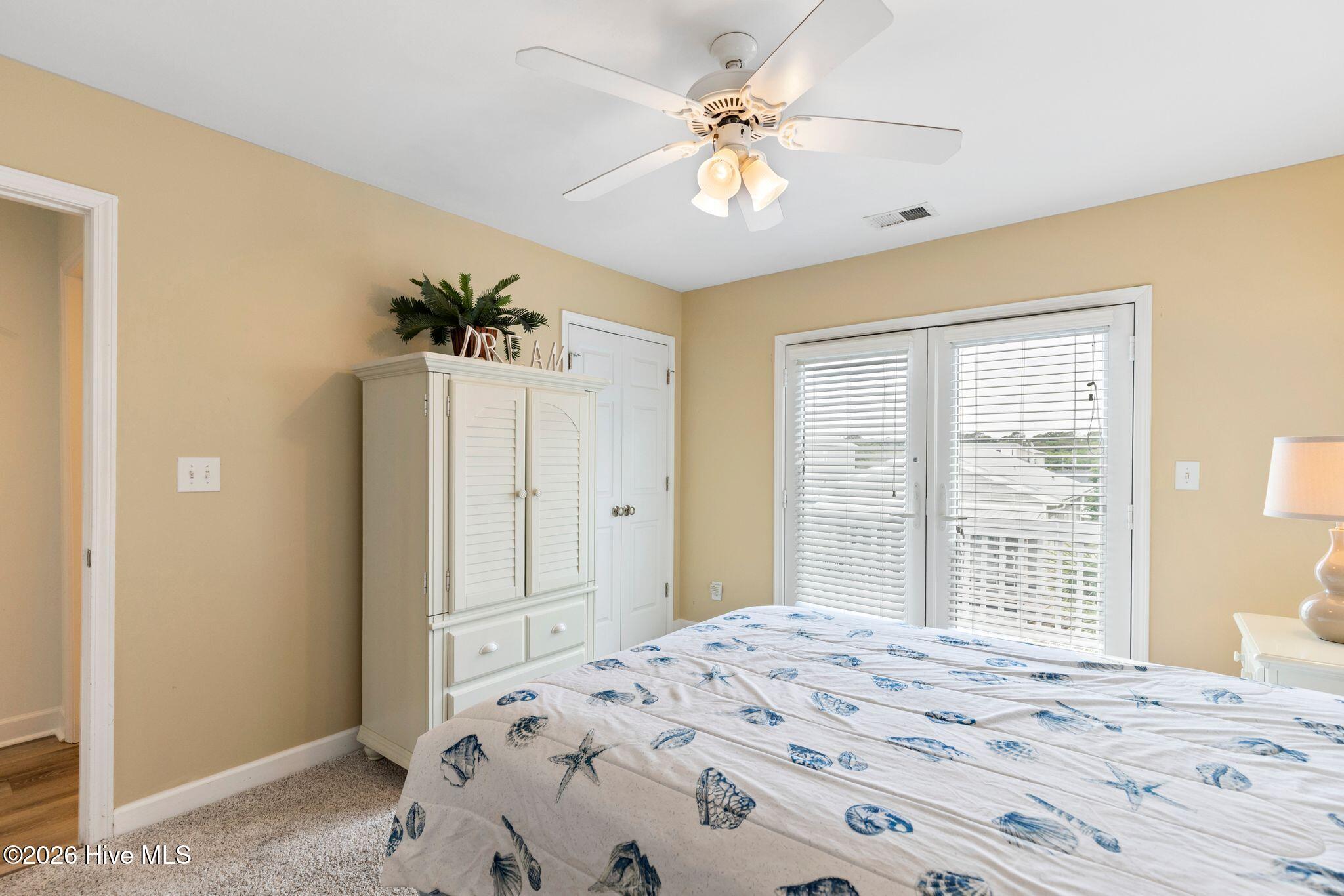 100570292 | Photo 43