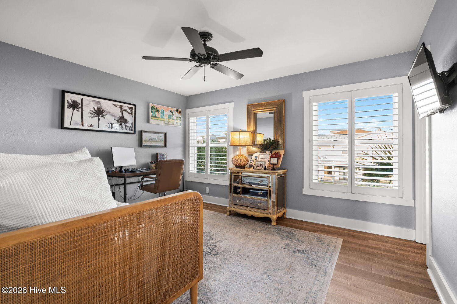 100569670 | Photo 22