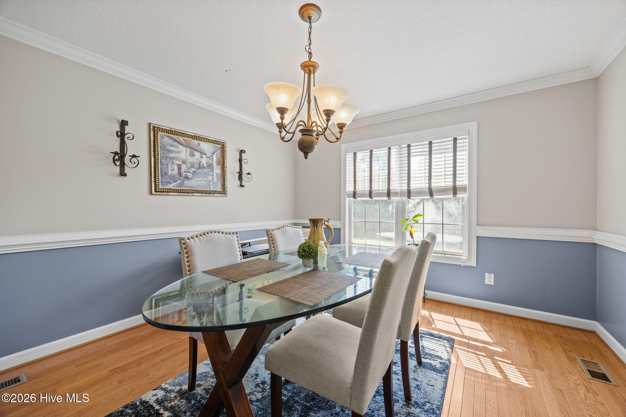 100564262 | Photo 23