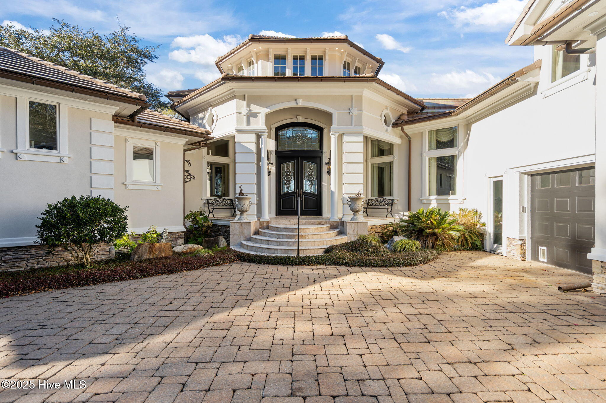 100547936 | Photo 10