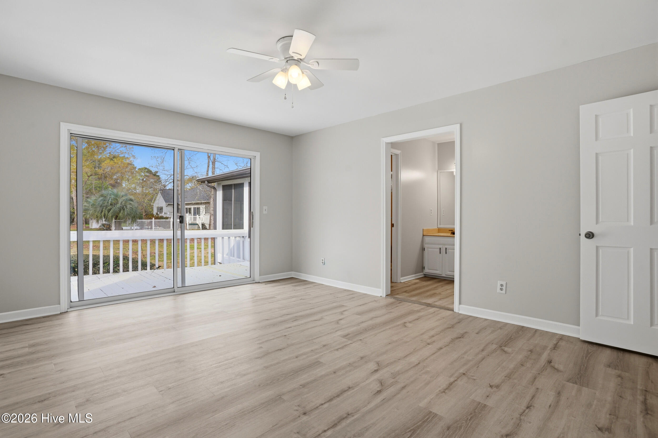 100555150 | Photo 53