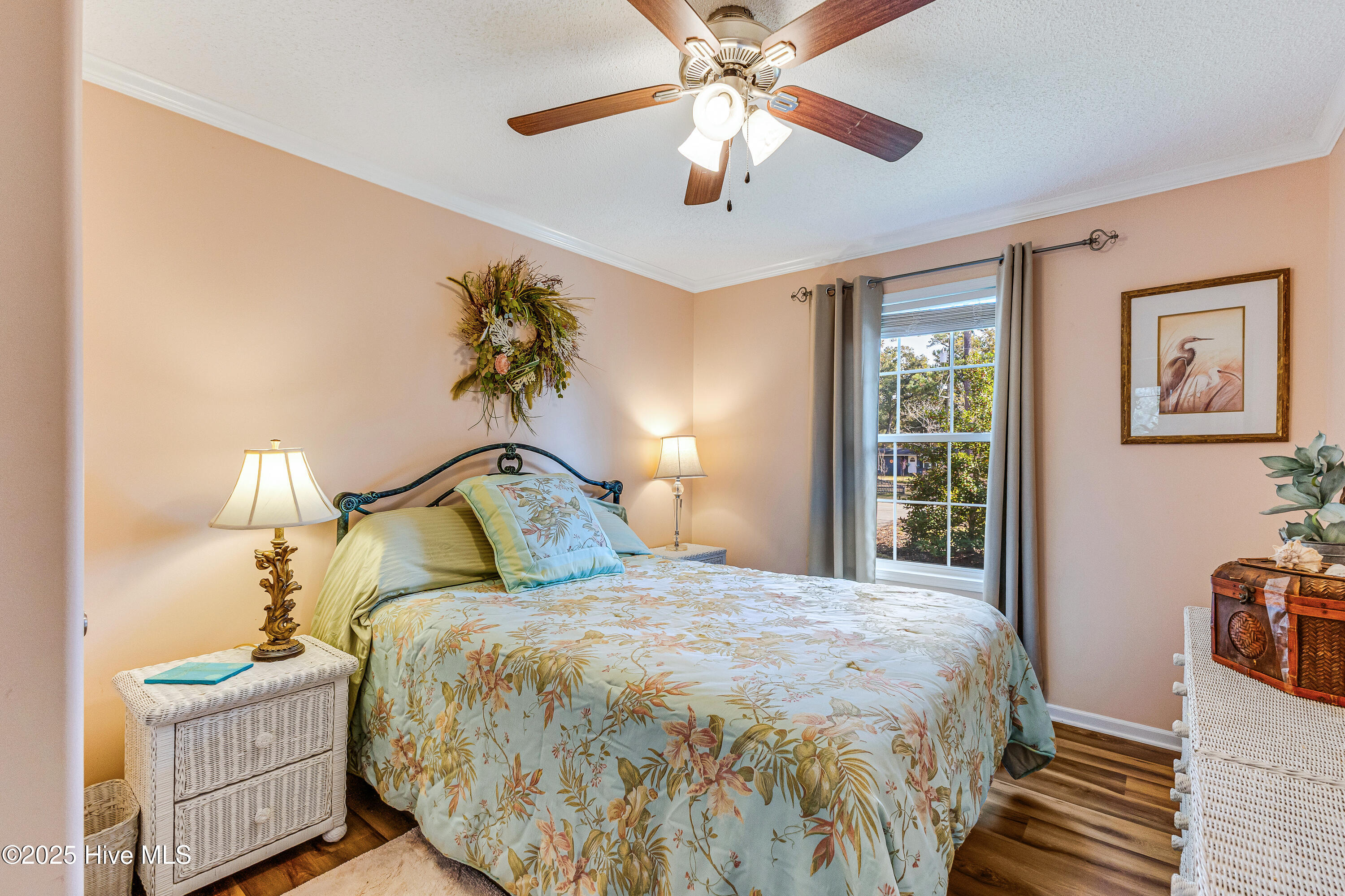 100543271 | Photo 23