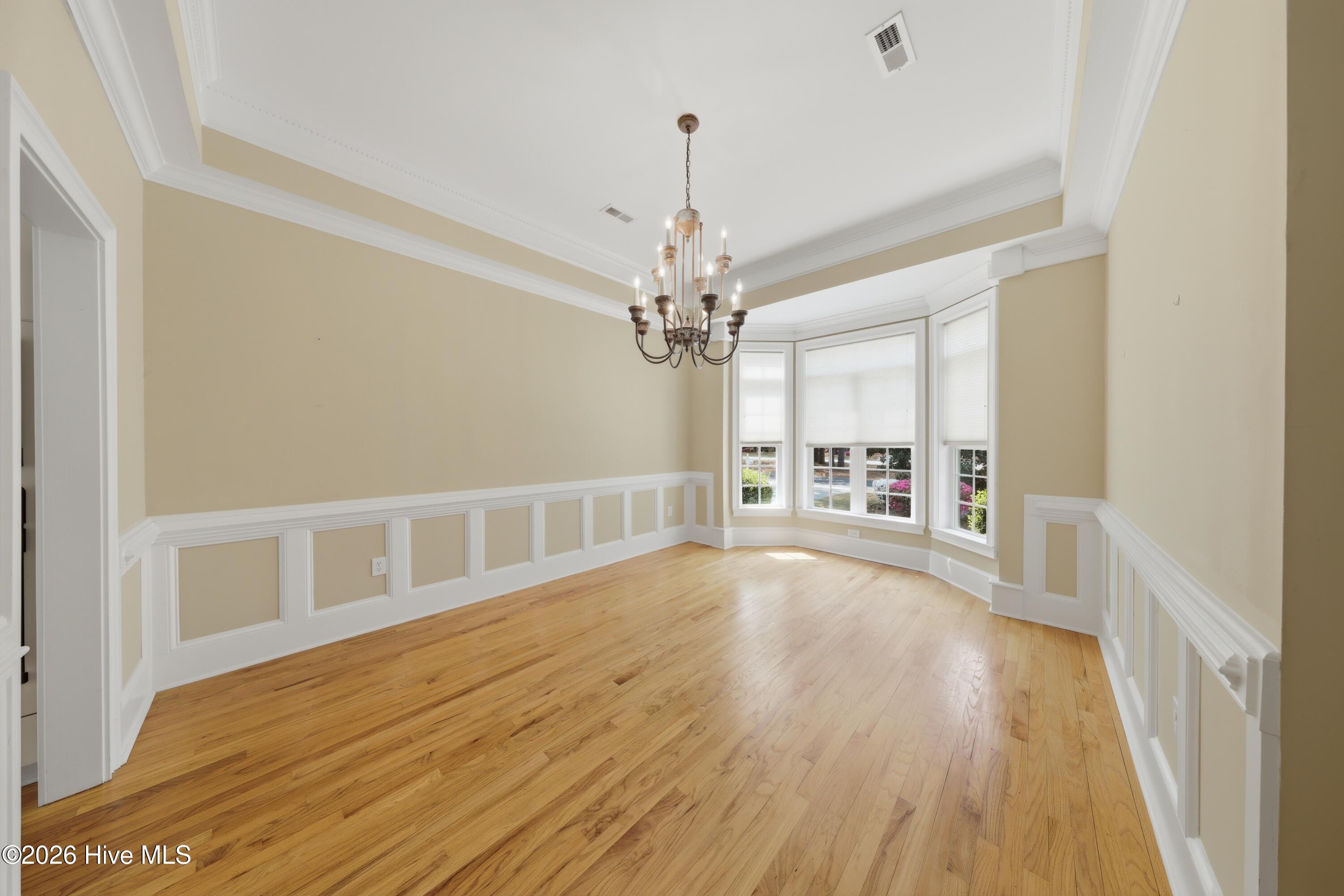 100564679 | Photo 24