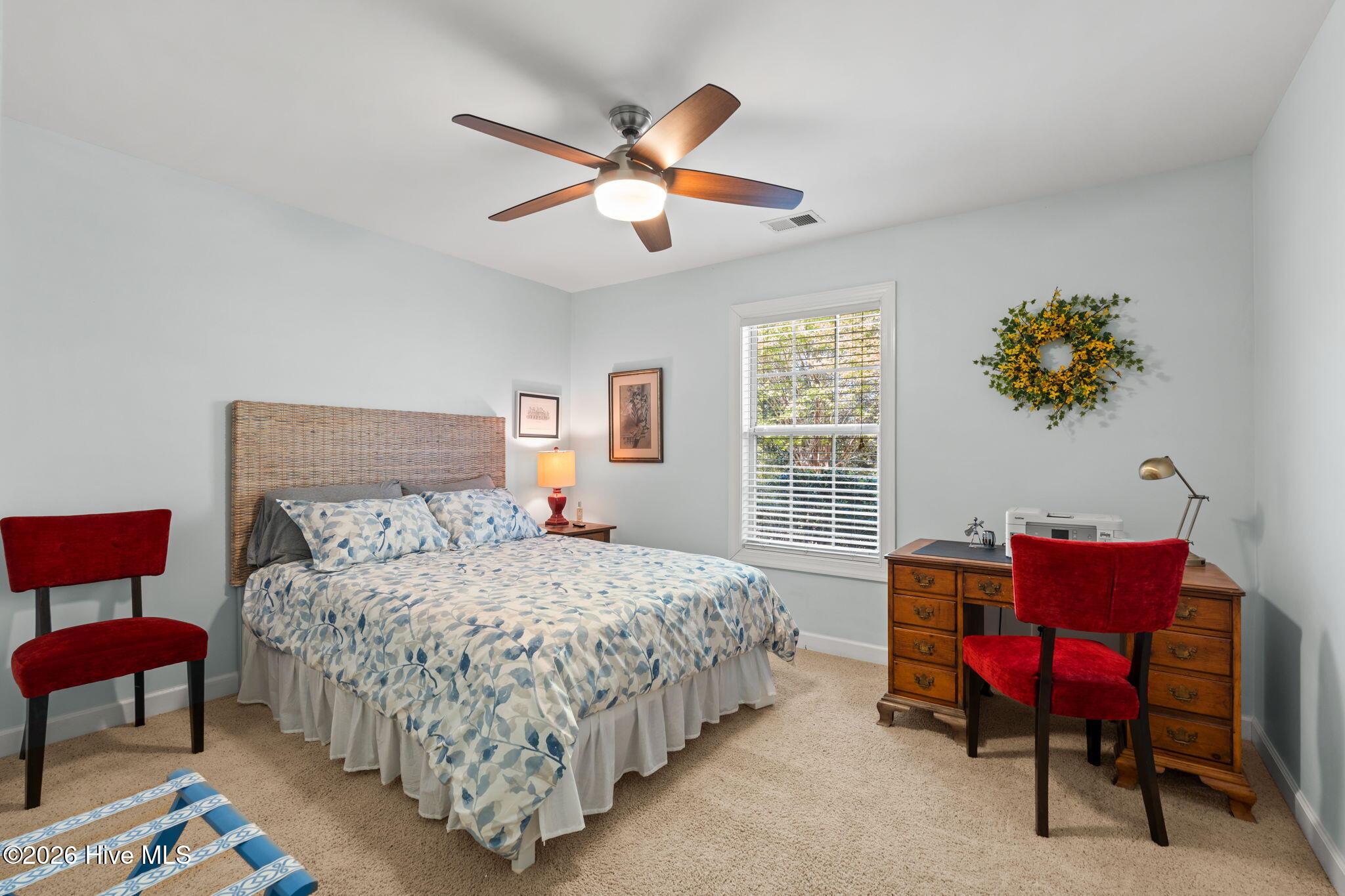 100567853 | Photo 33