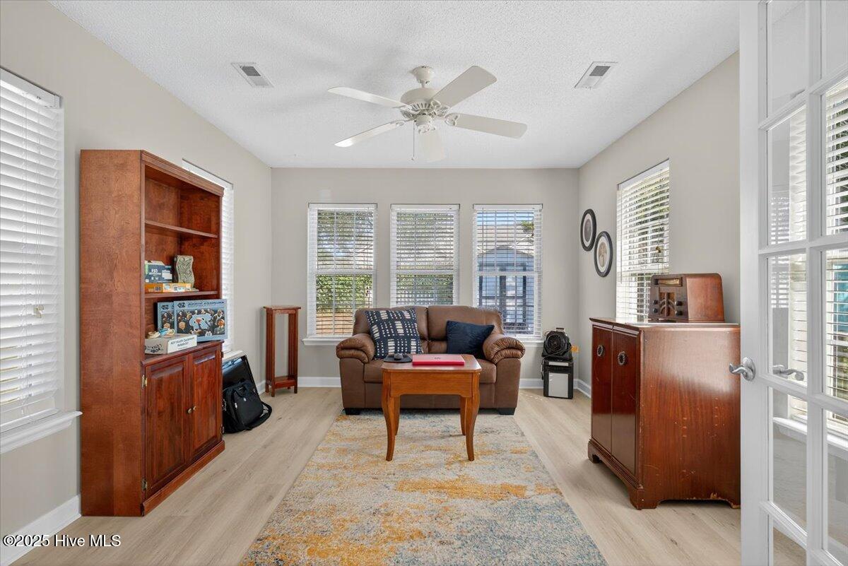 100536706 | Photo 17