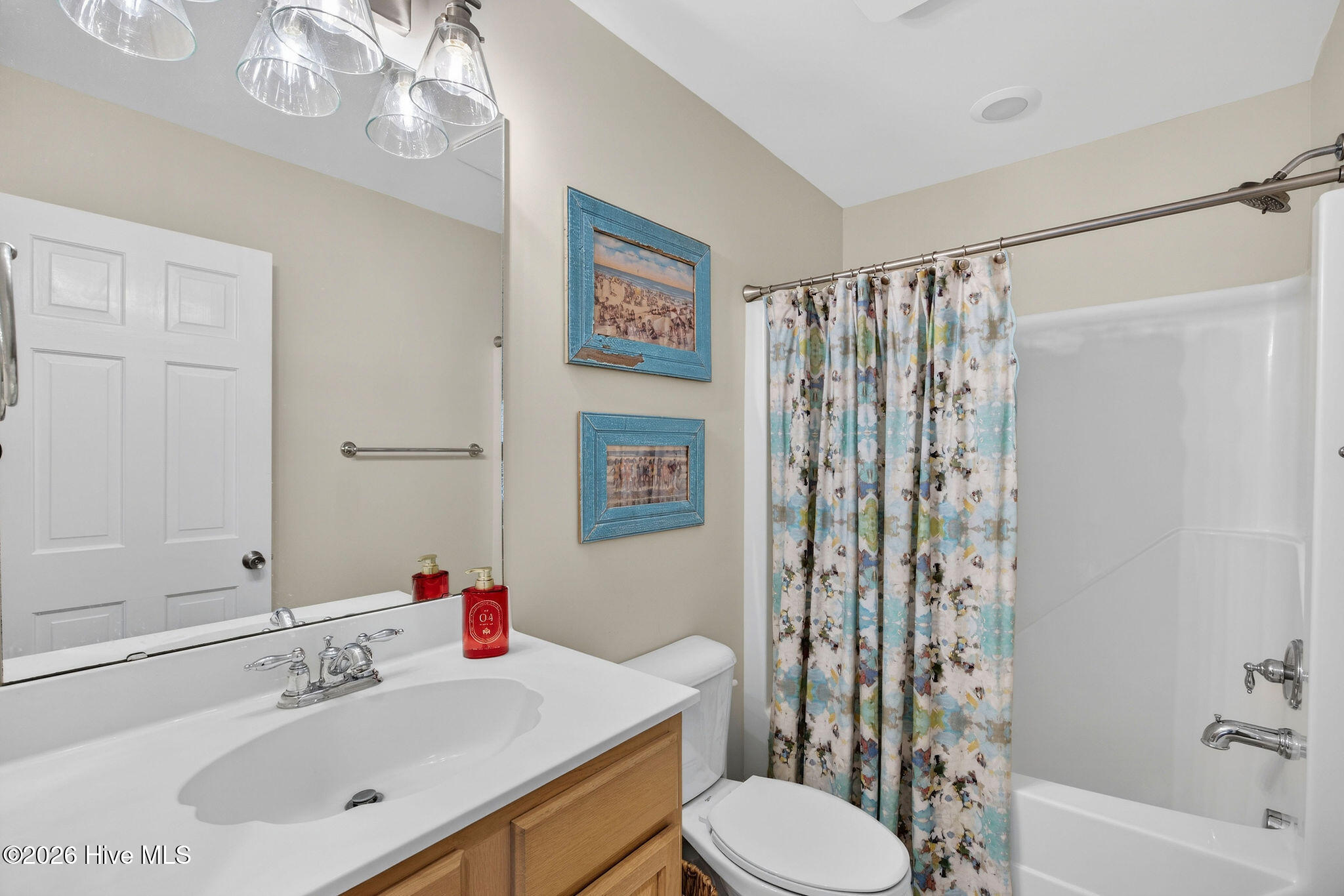 100558611 | Photo 60