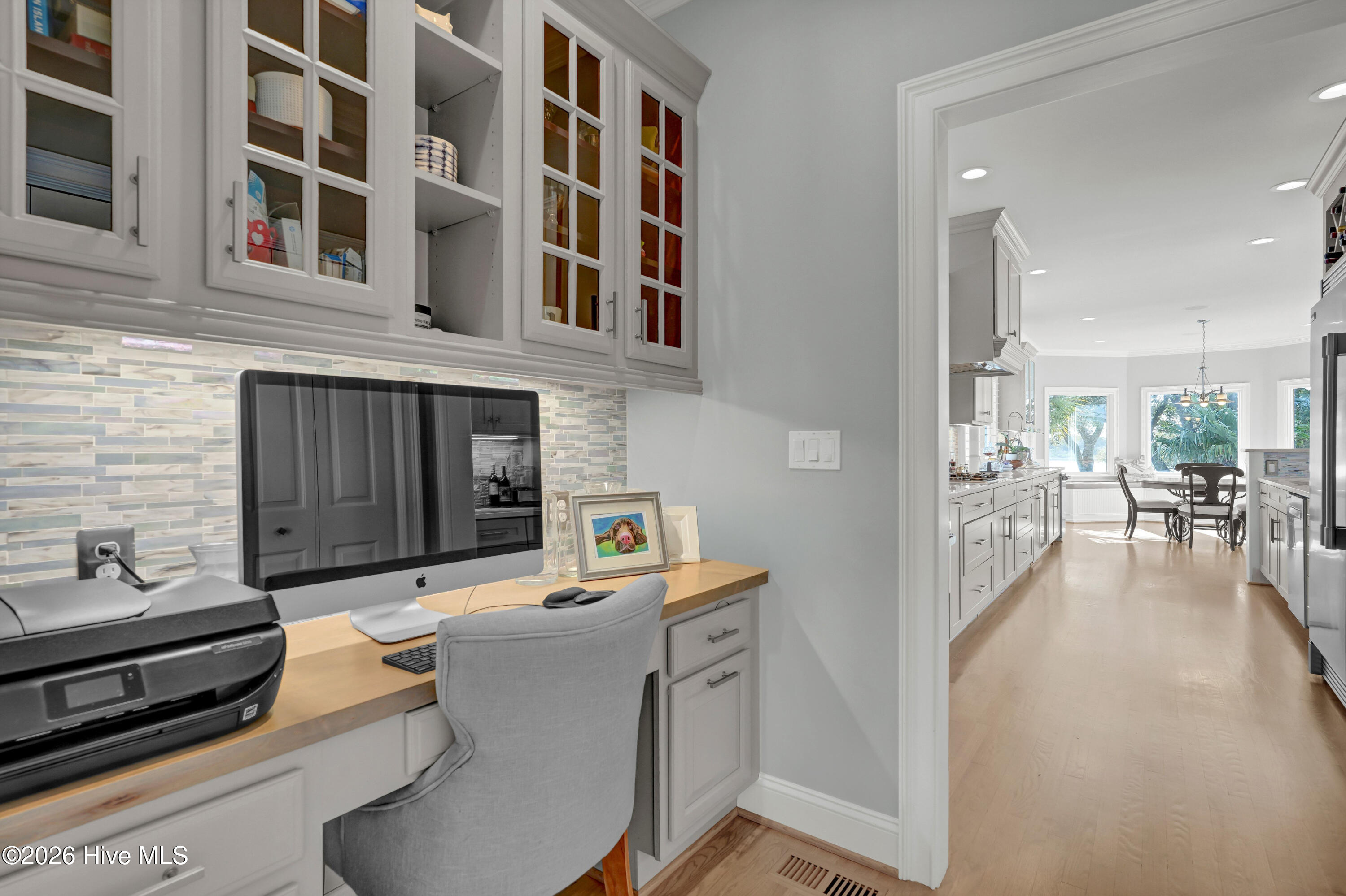 100563942 | Photo 21