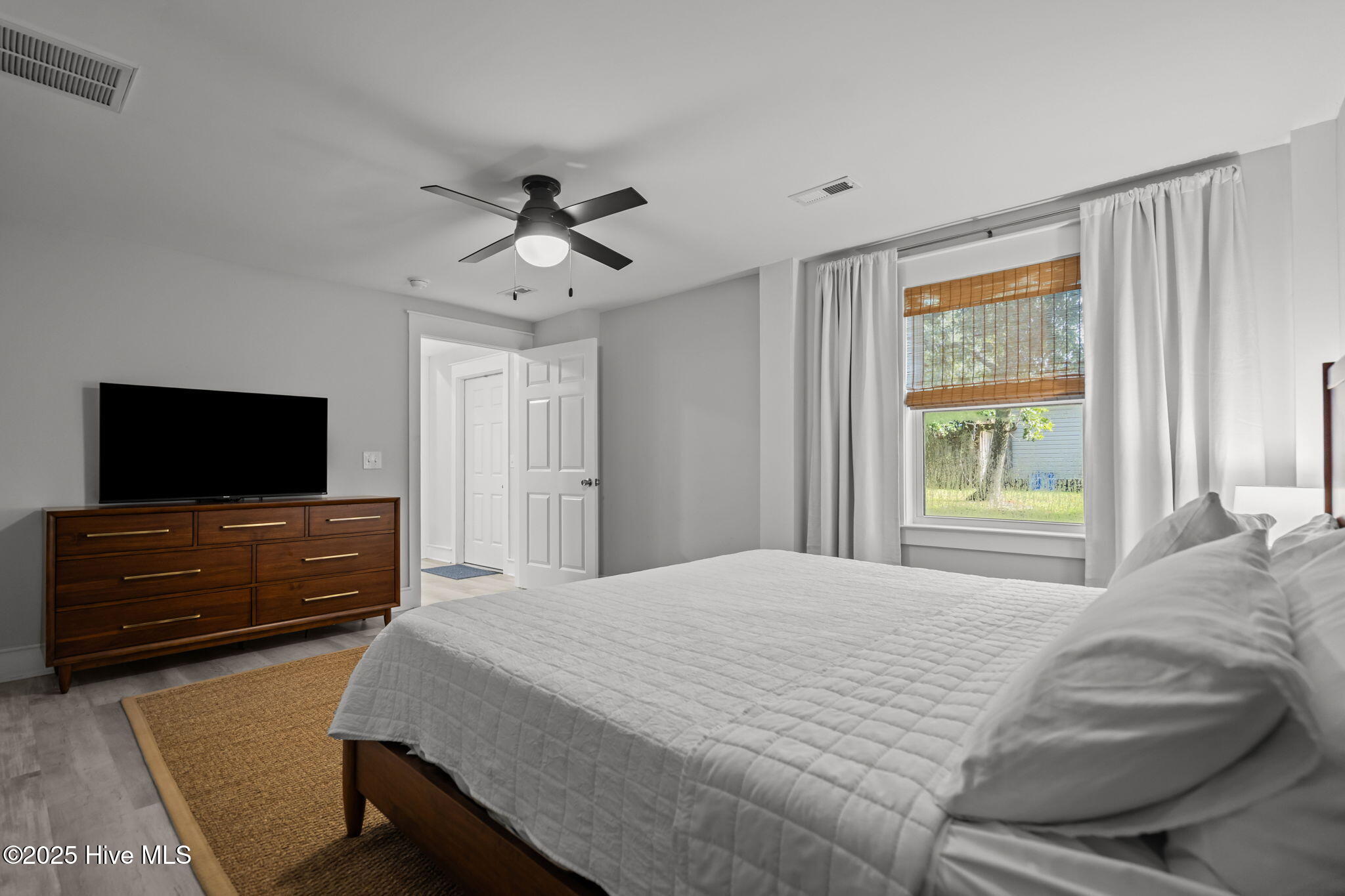 100523824 | Photo 36