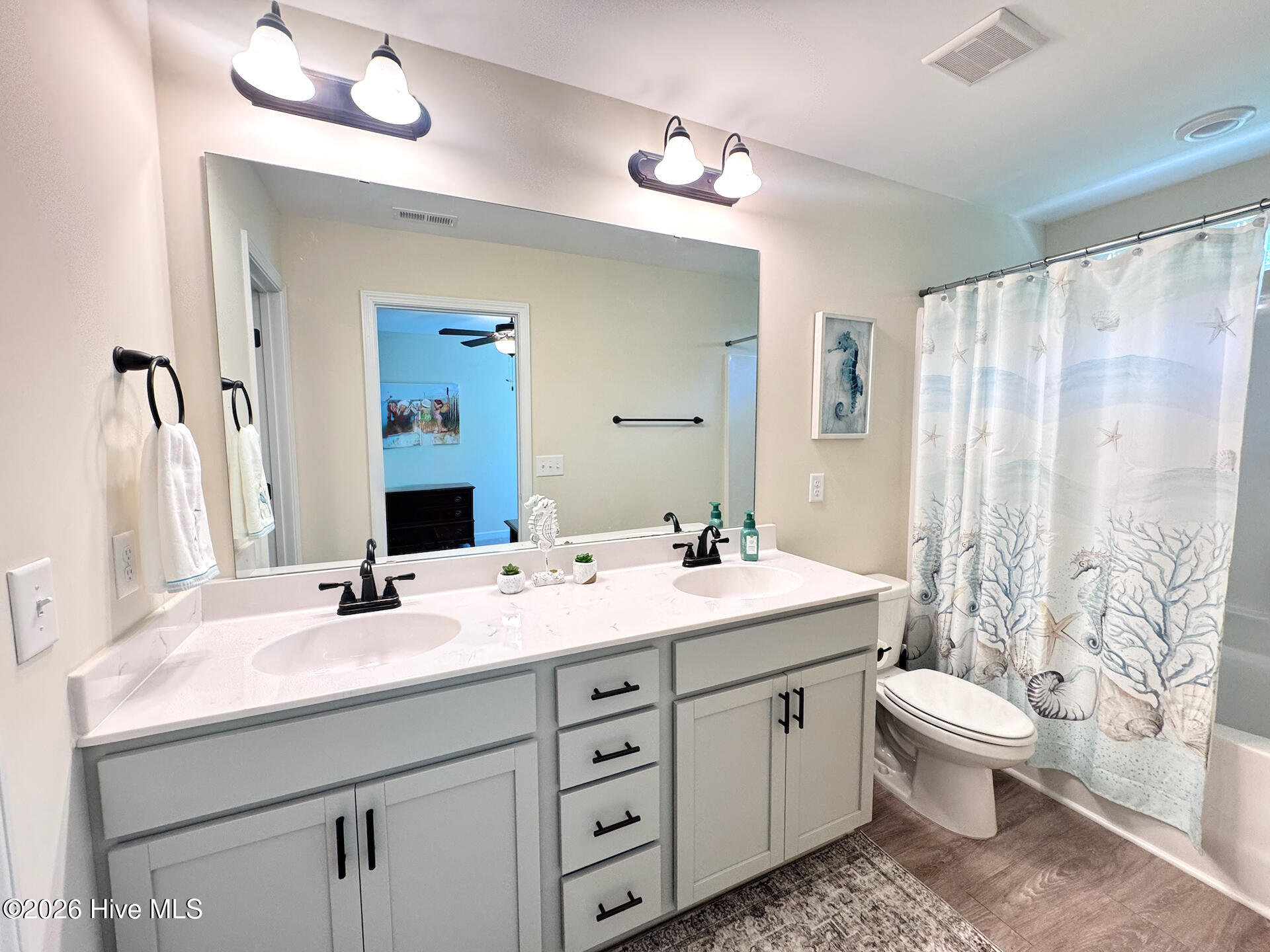 100567509 | Photo 22