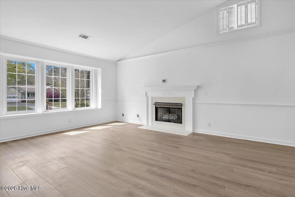 100564620 | Photo 19