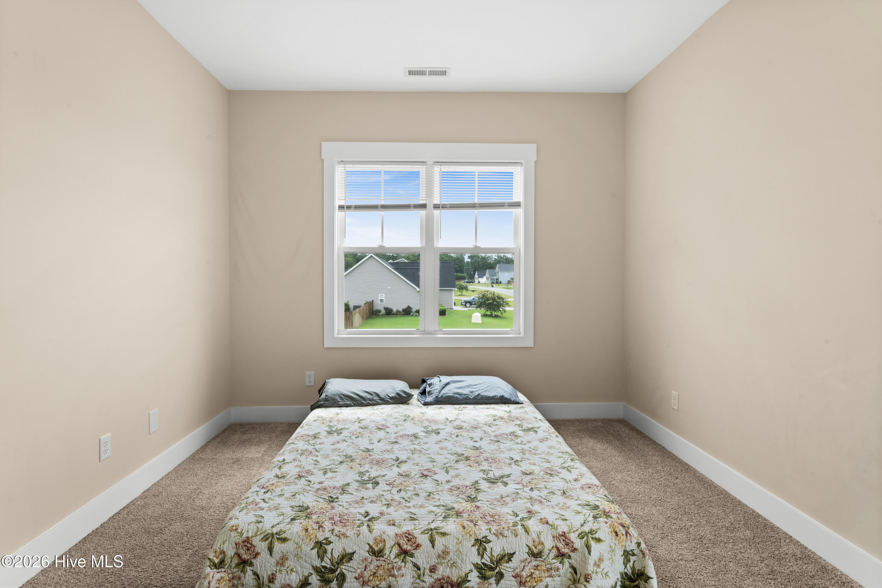 100569273 | Photo 42