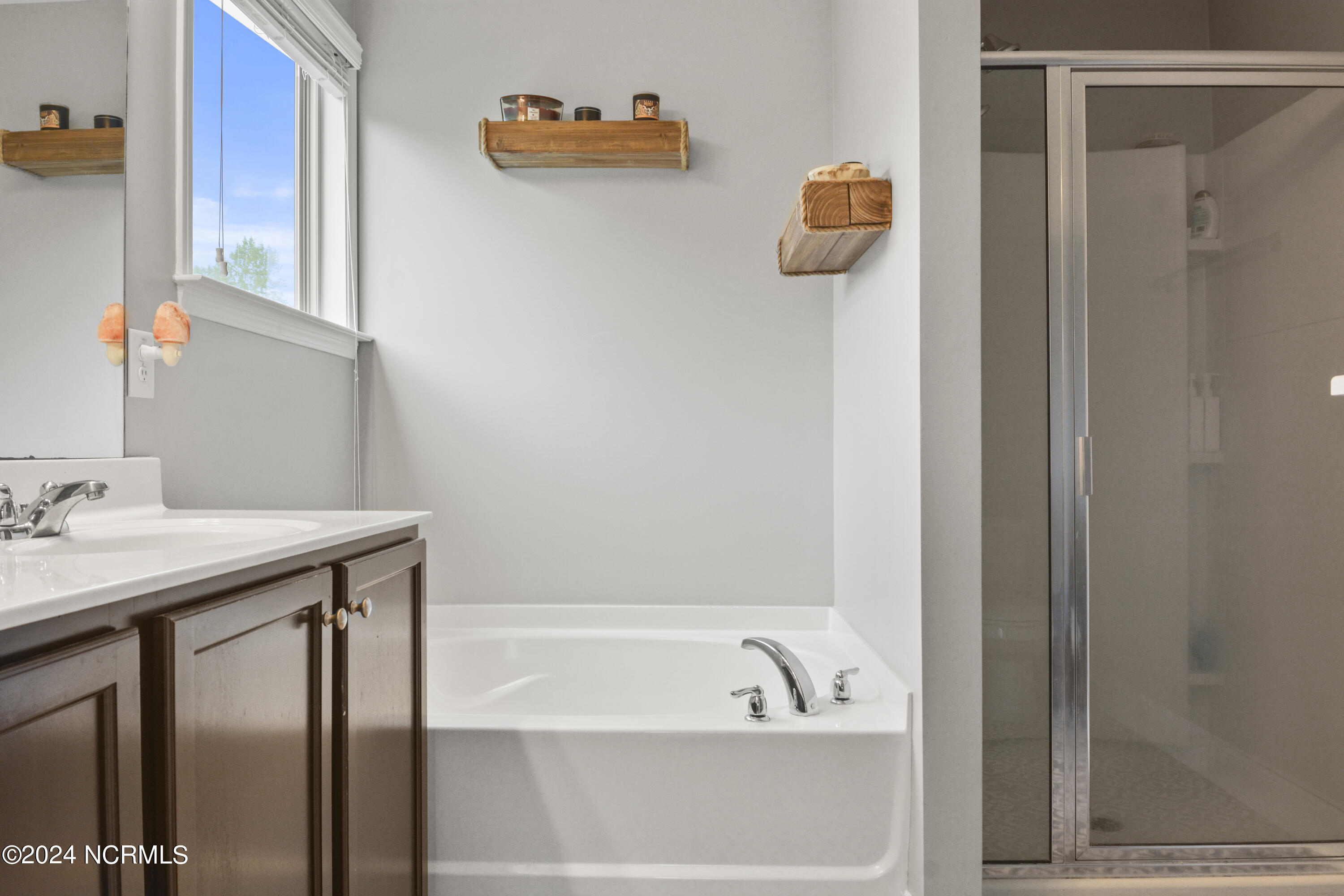 100566117 | Photo 41