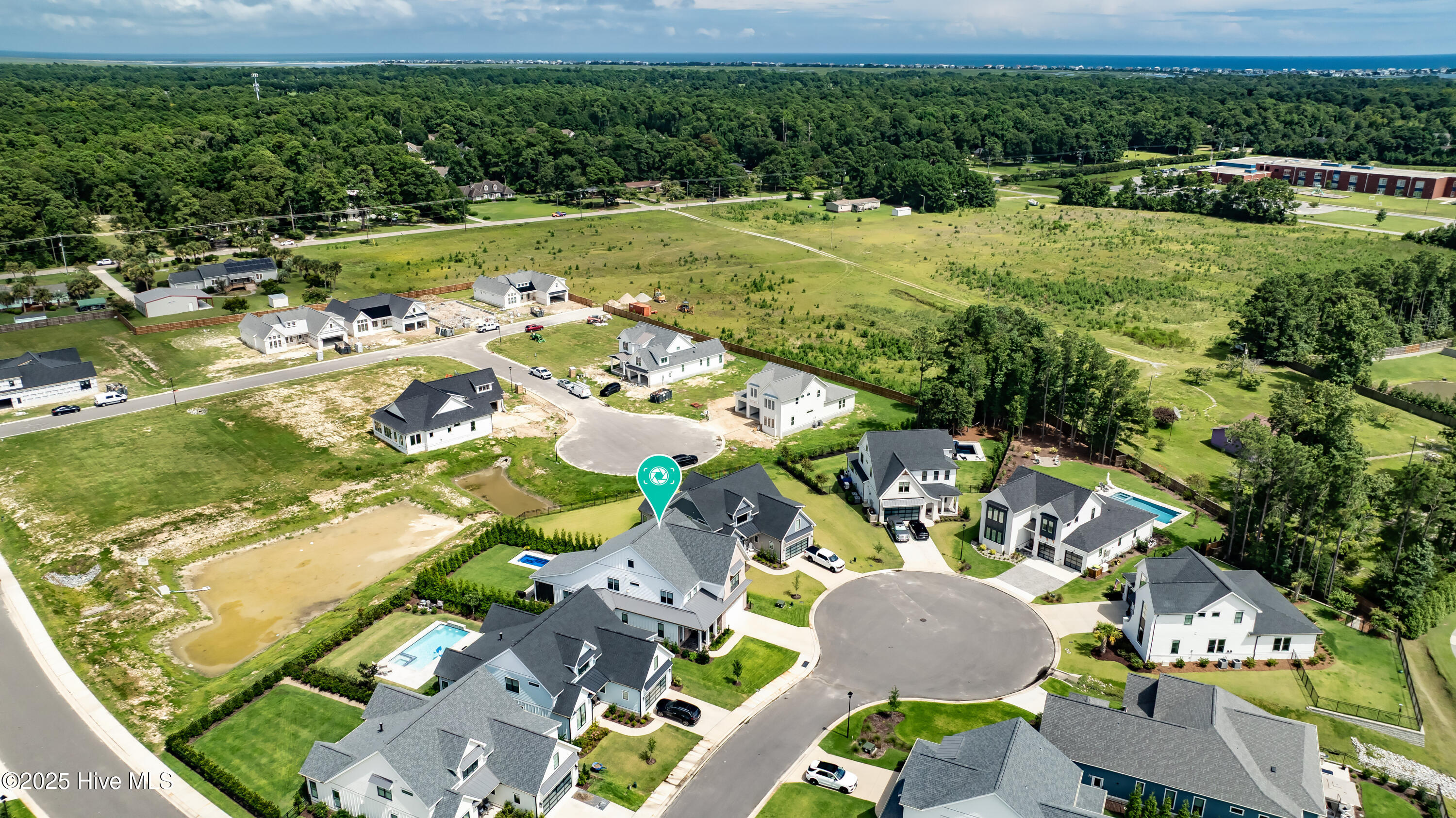 100523935 | Photo 61