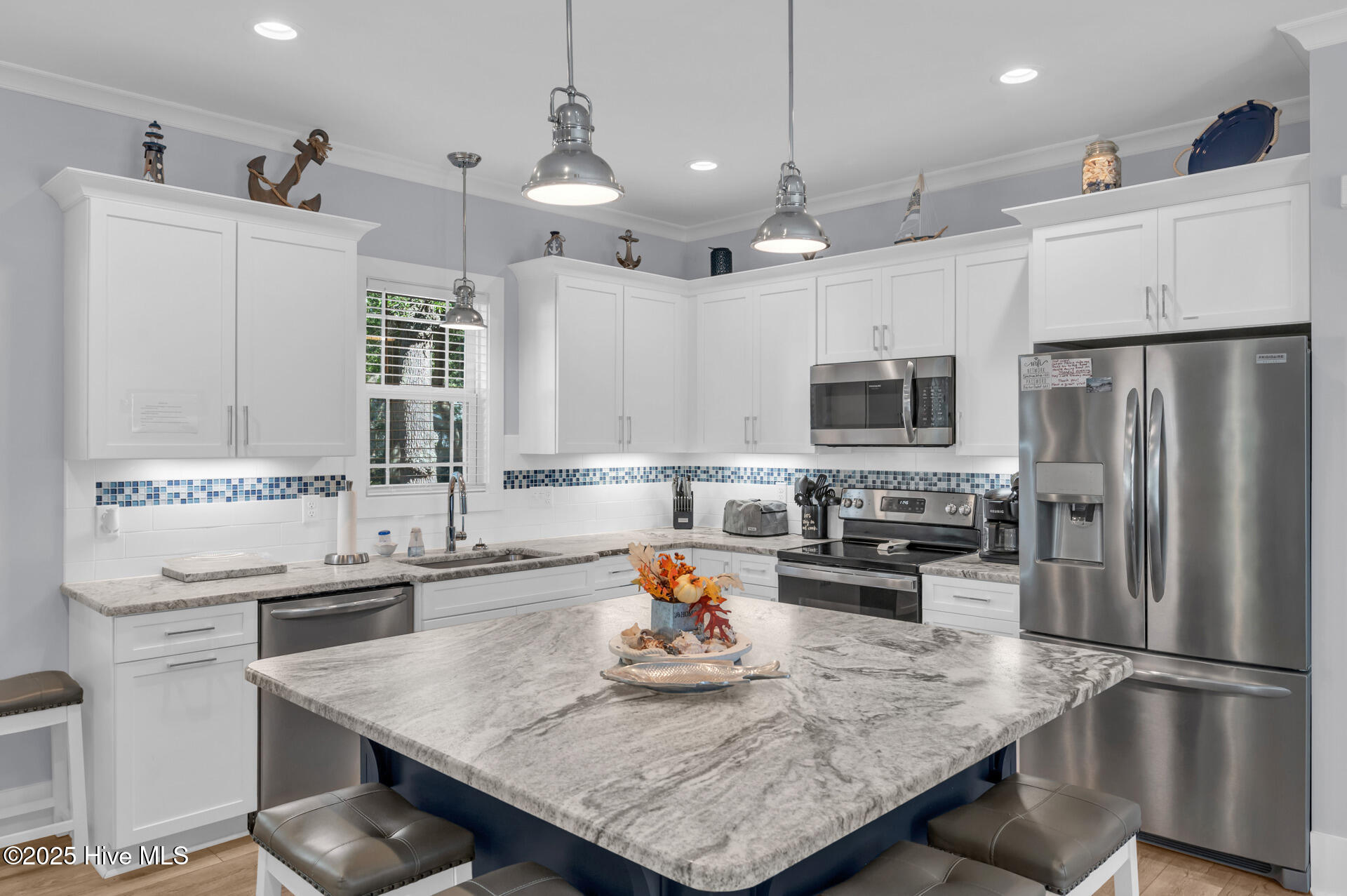 100538274 | Photo 10