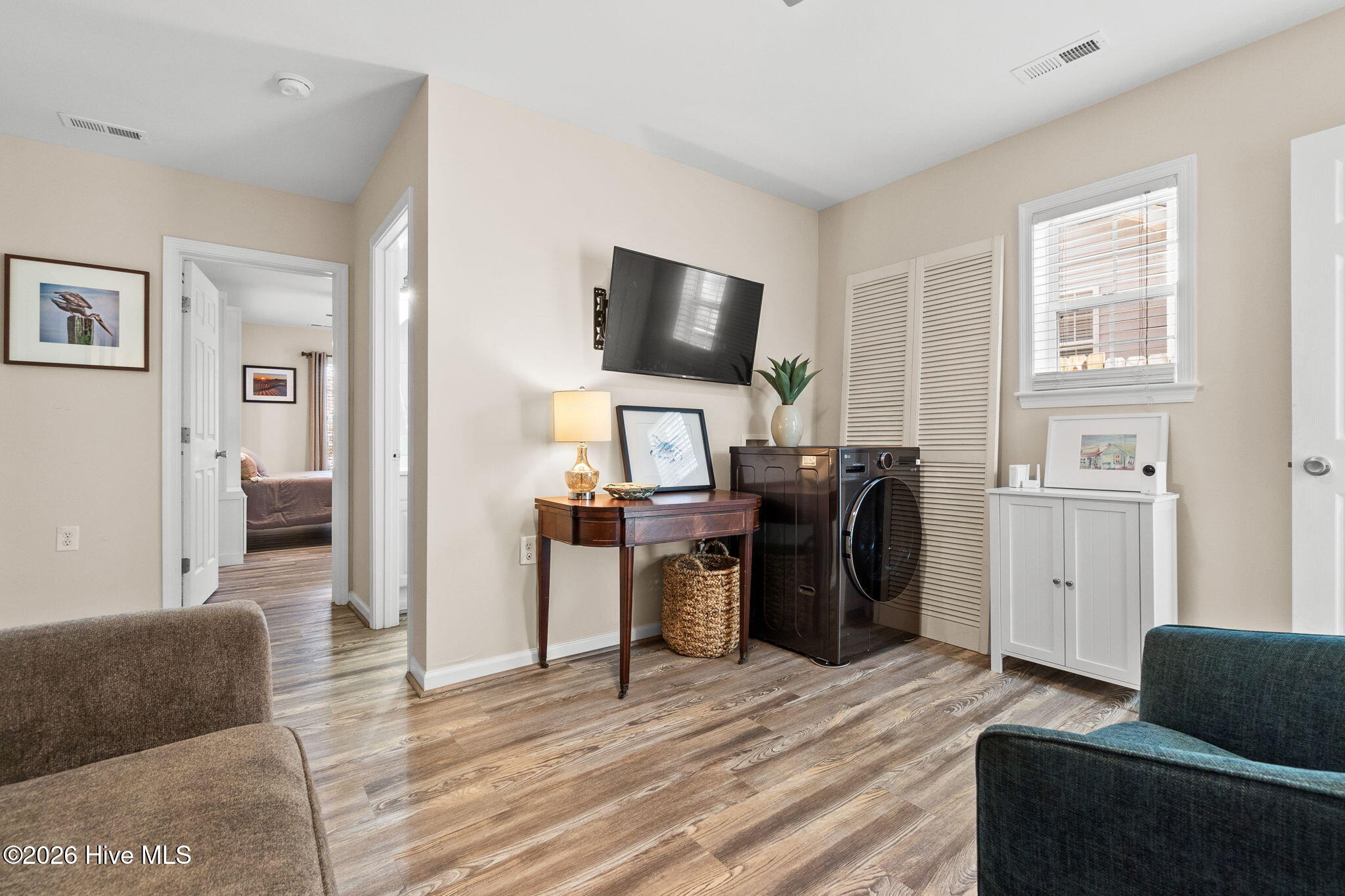 100562755 | Photo 21