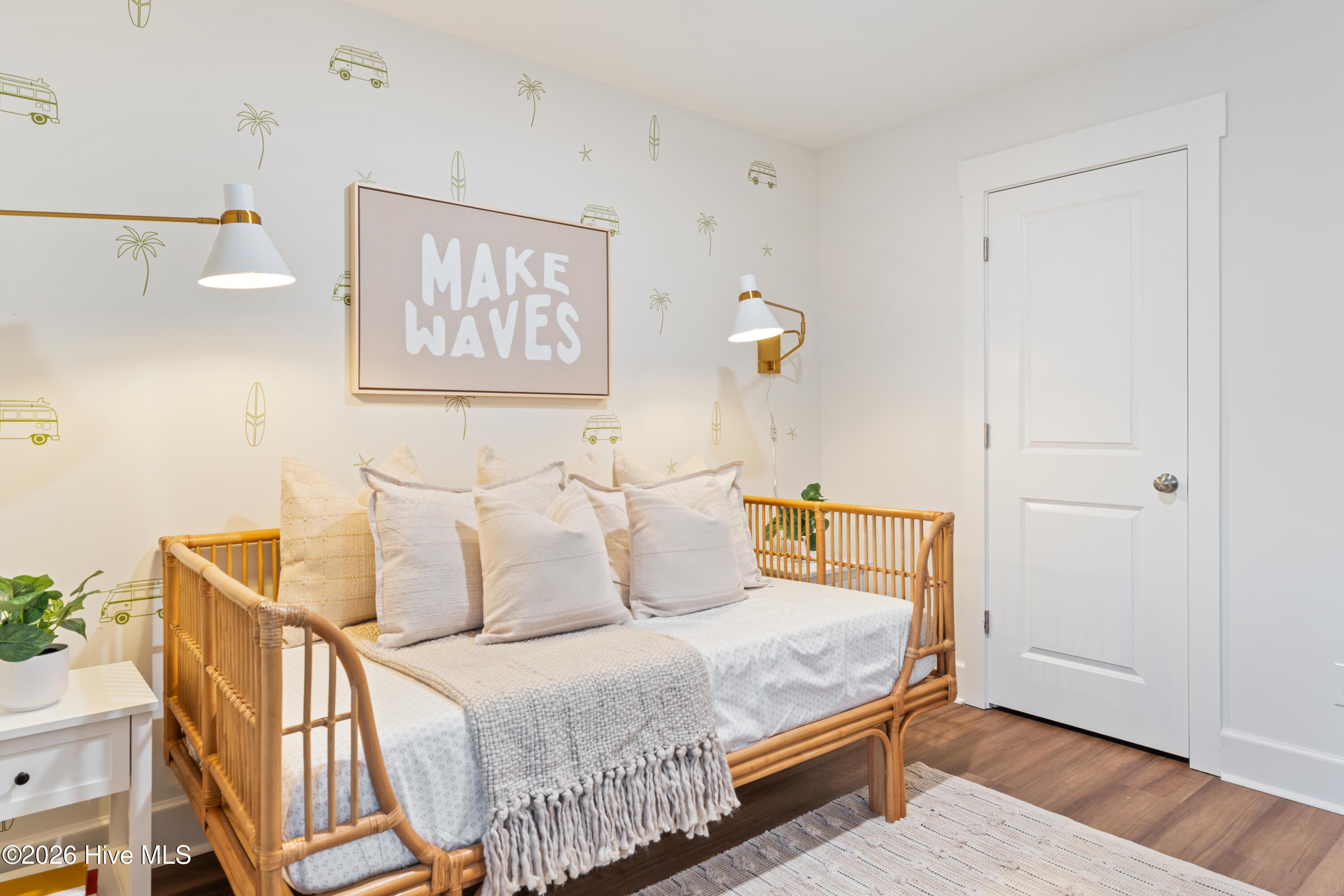 100541406 | Photo 30