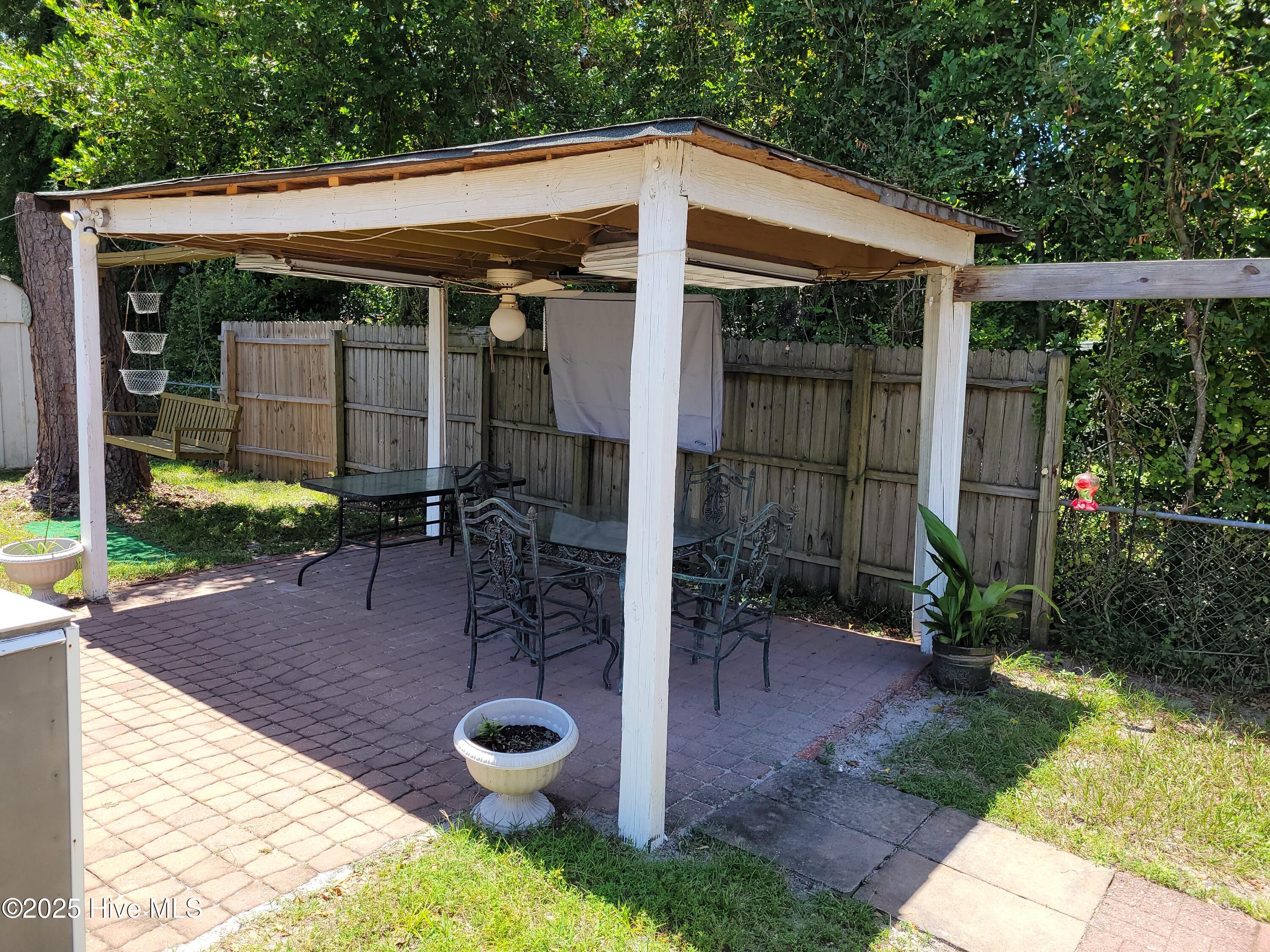 100531827 | Photo 25