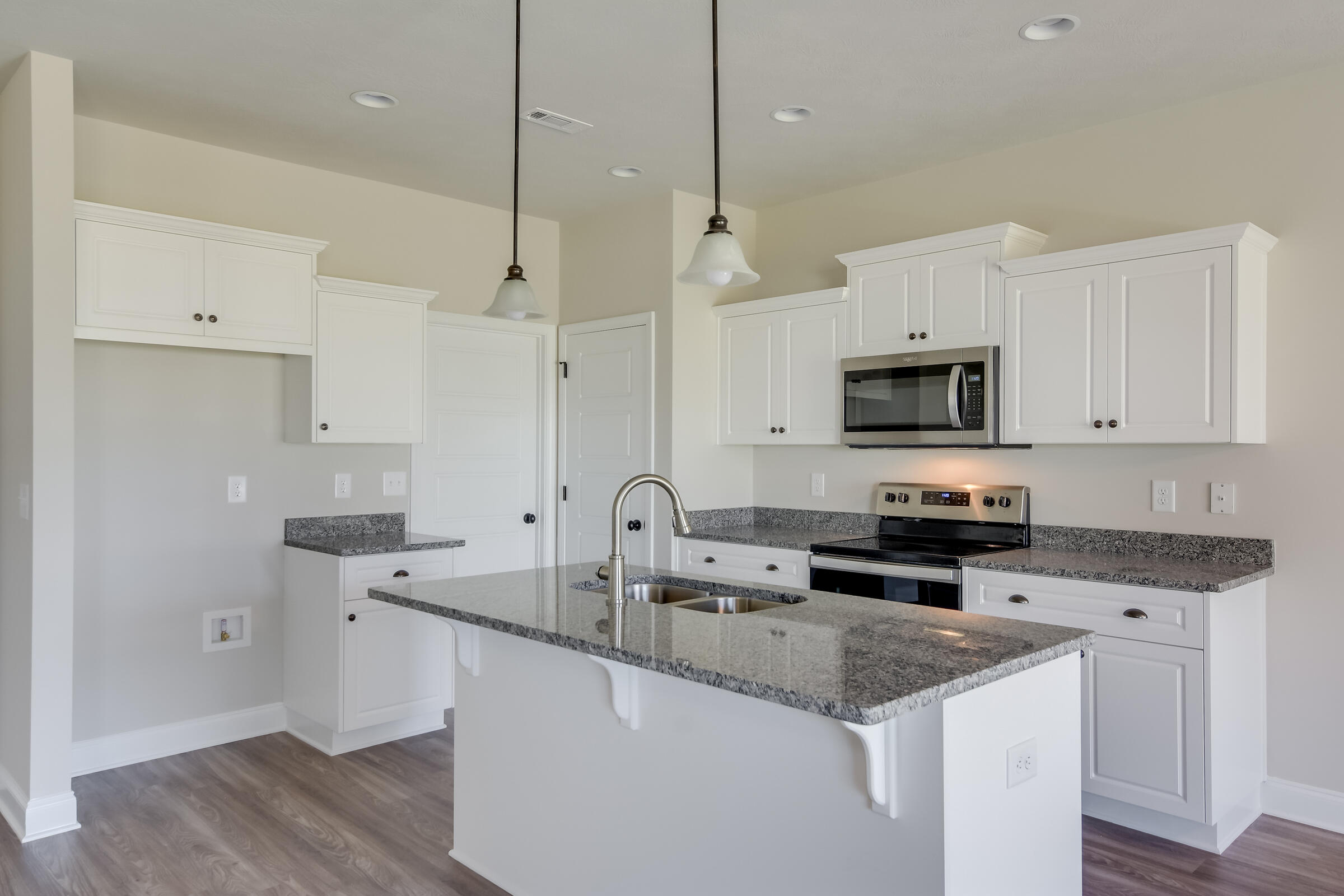 463895_9