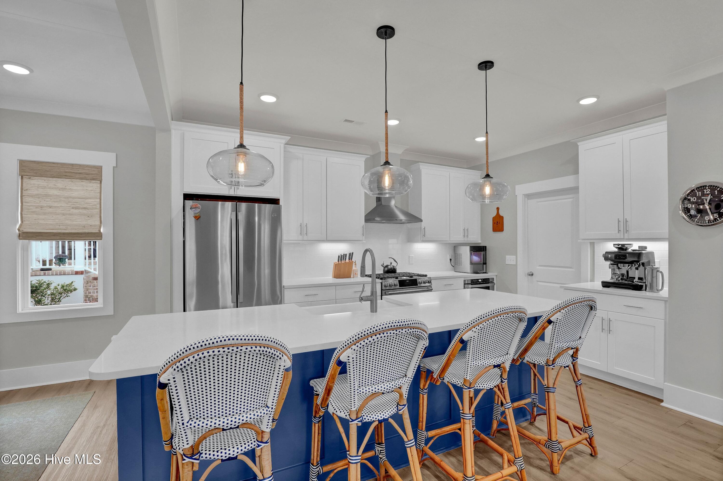 100565669 | Photo 14