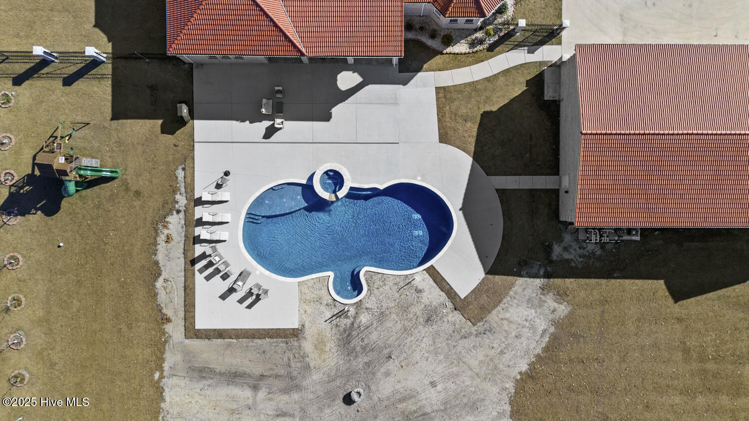 100546022 | Photo 75