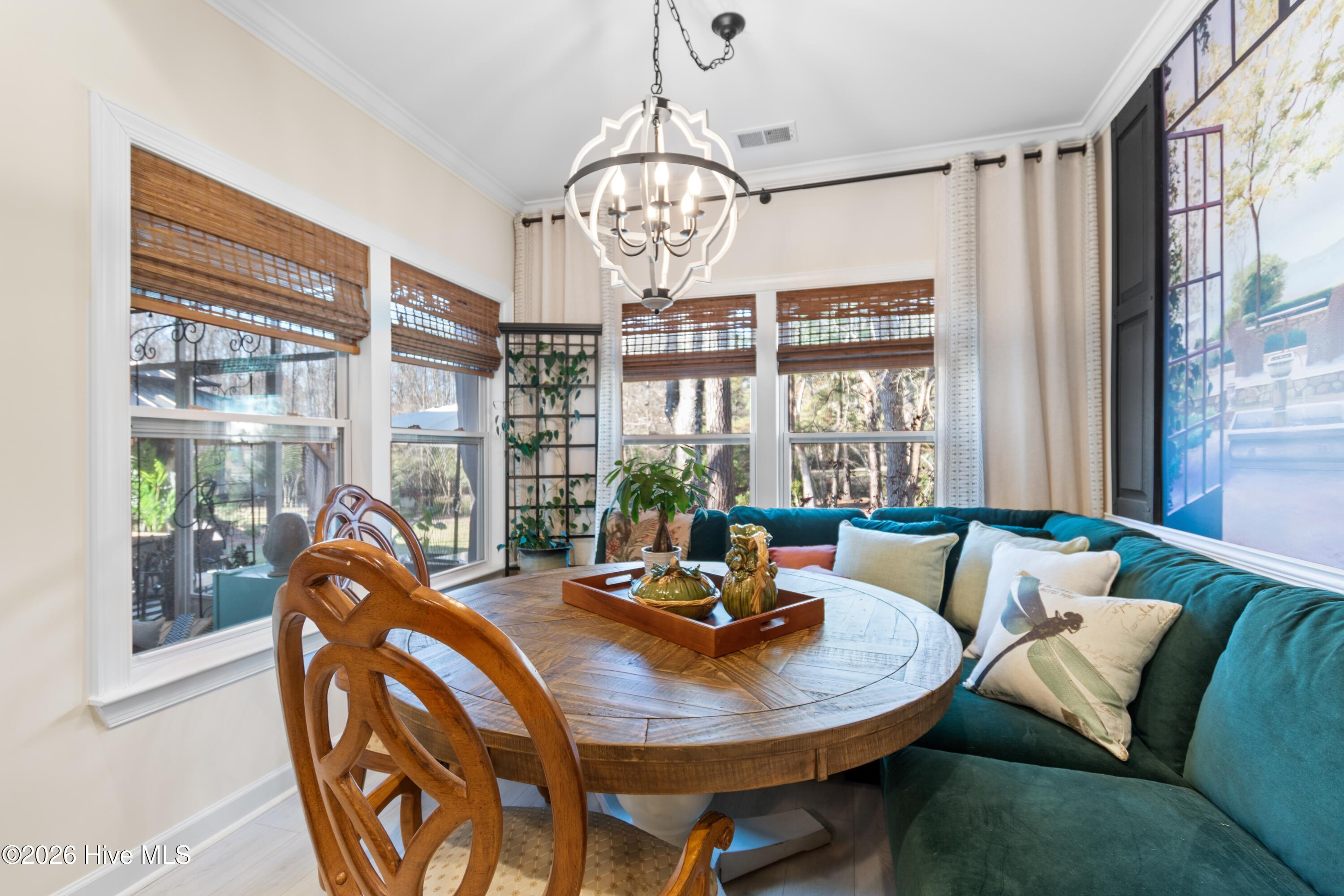 100561592 | Photo 18