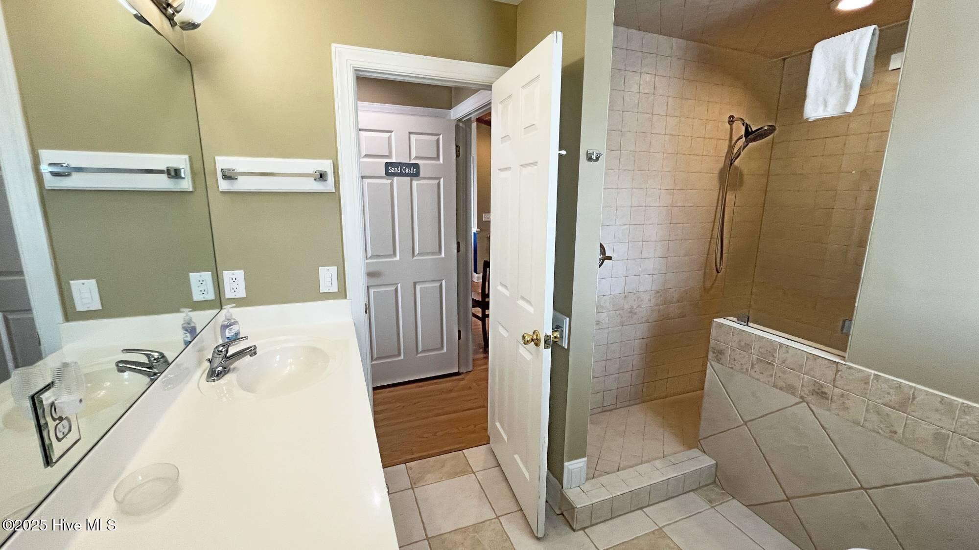 100496686 | Photo 48