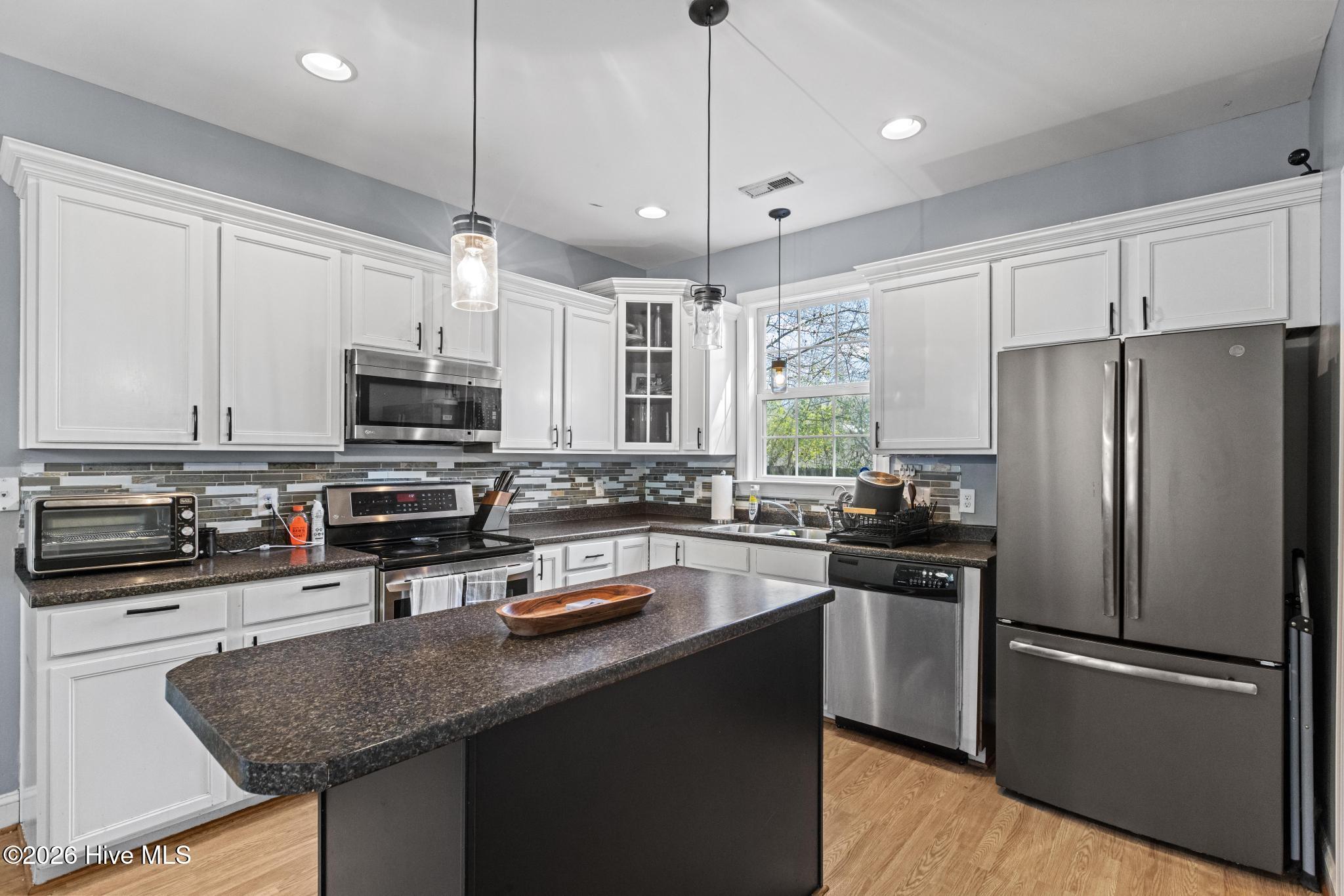 100557567 | Photo 11