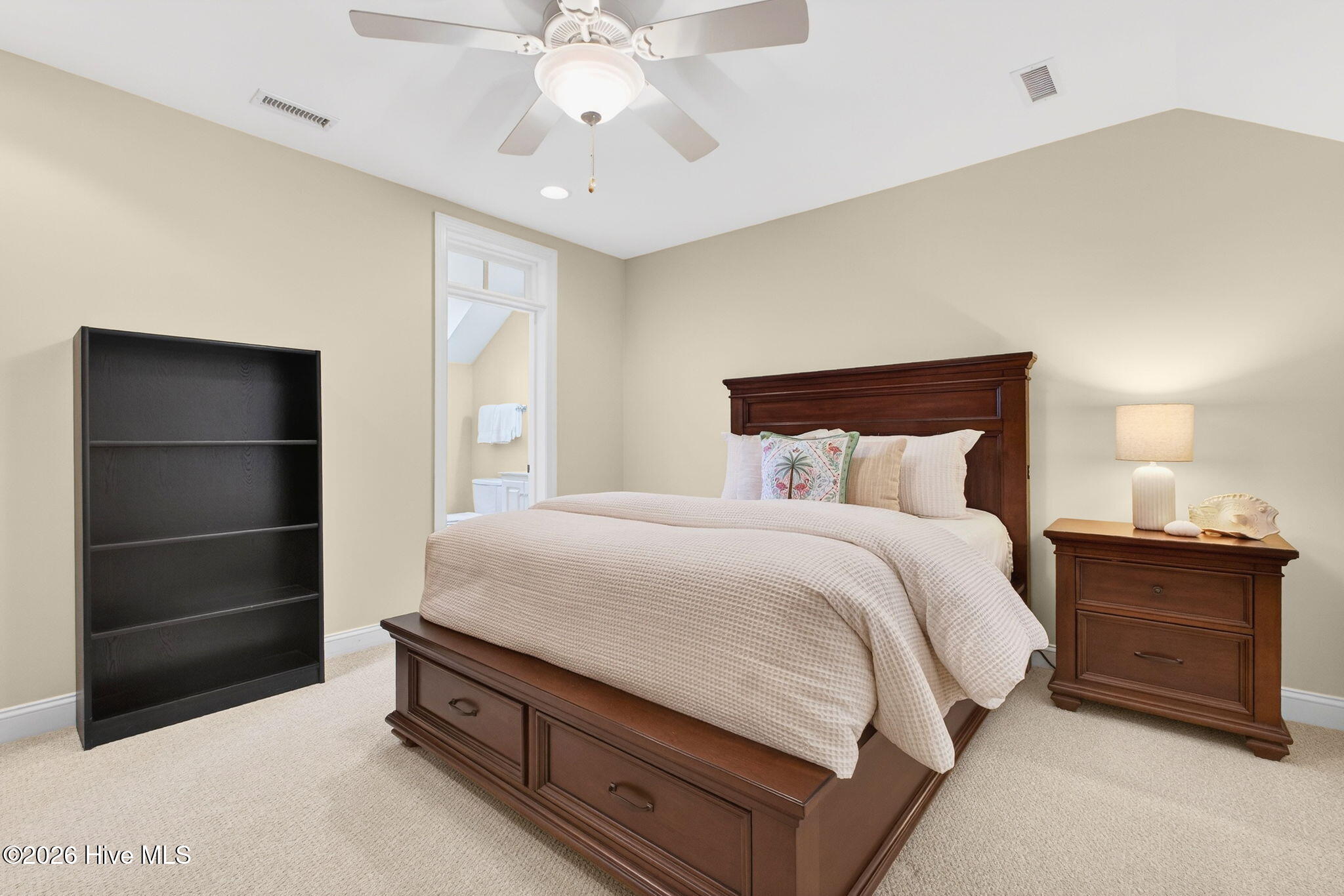 100561397 | Photo 67