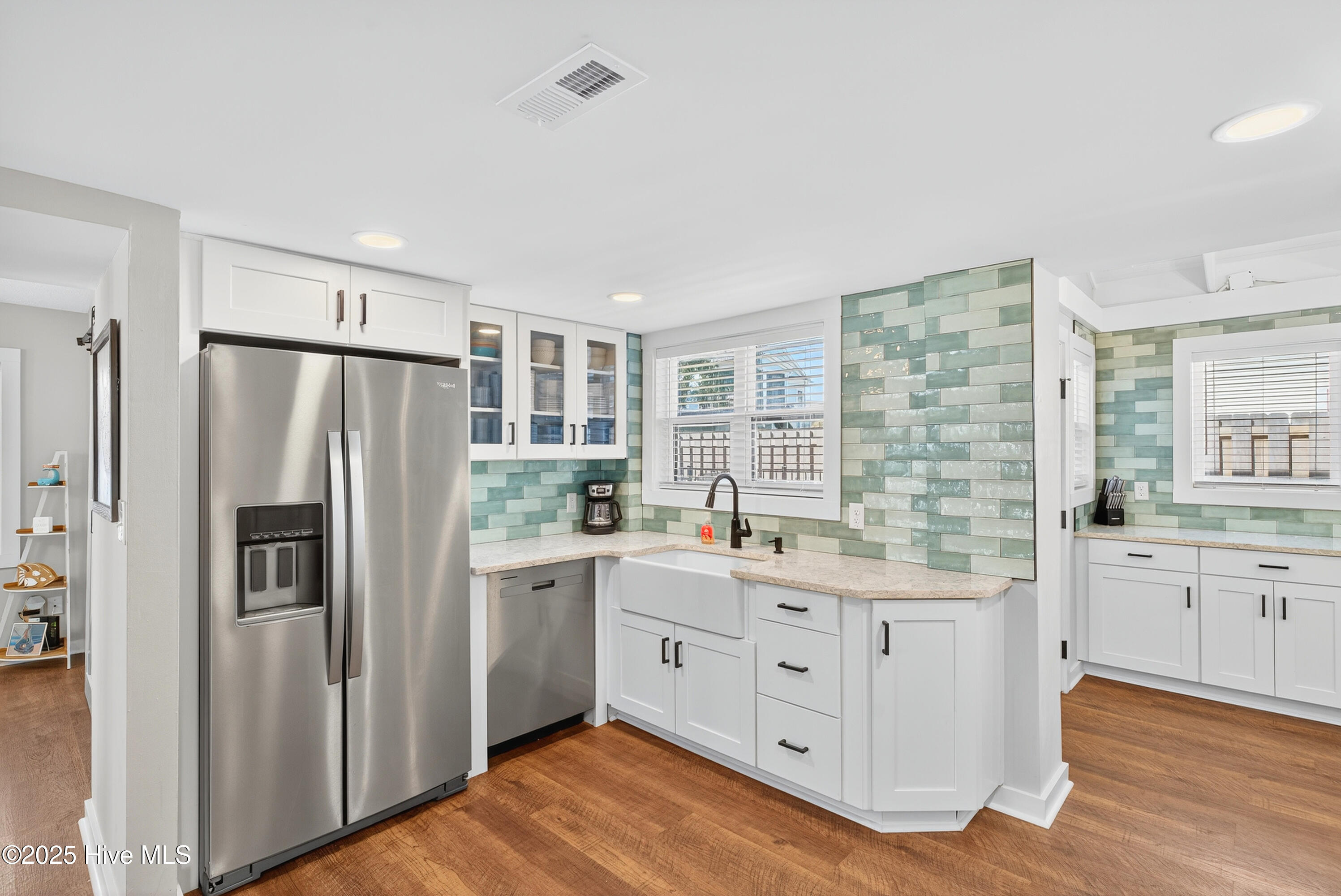 100537887 | Photo 16