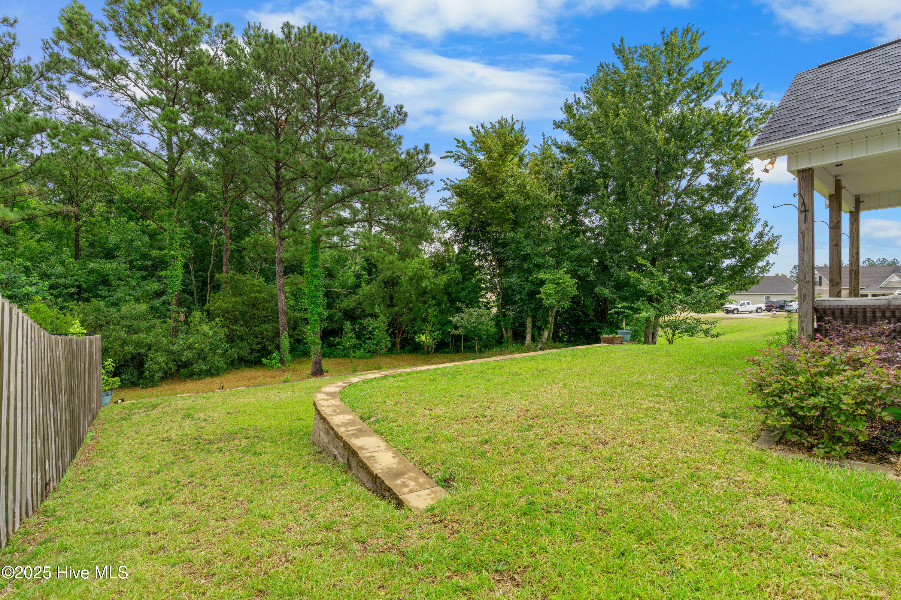 100518721 | Photo 12