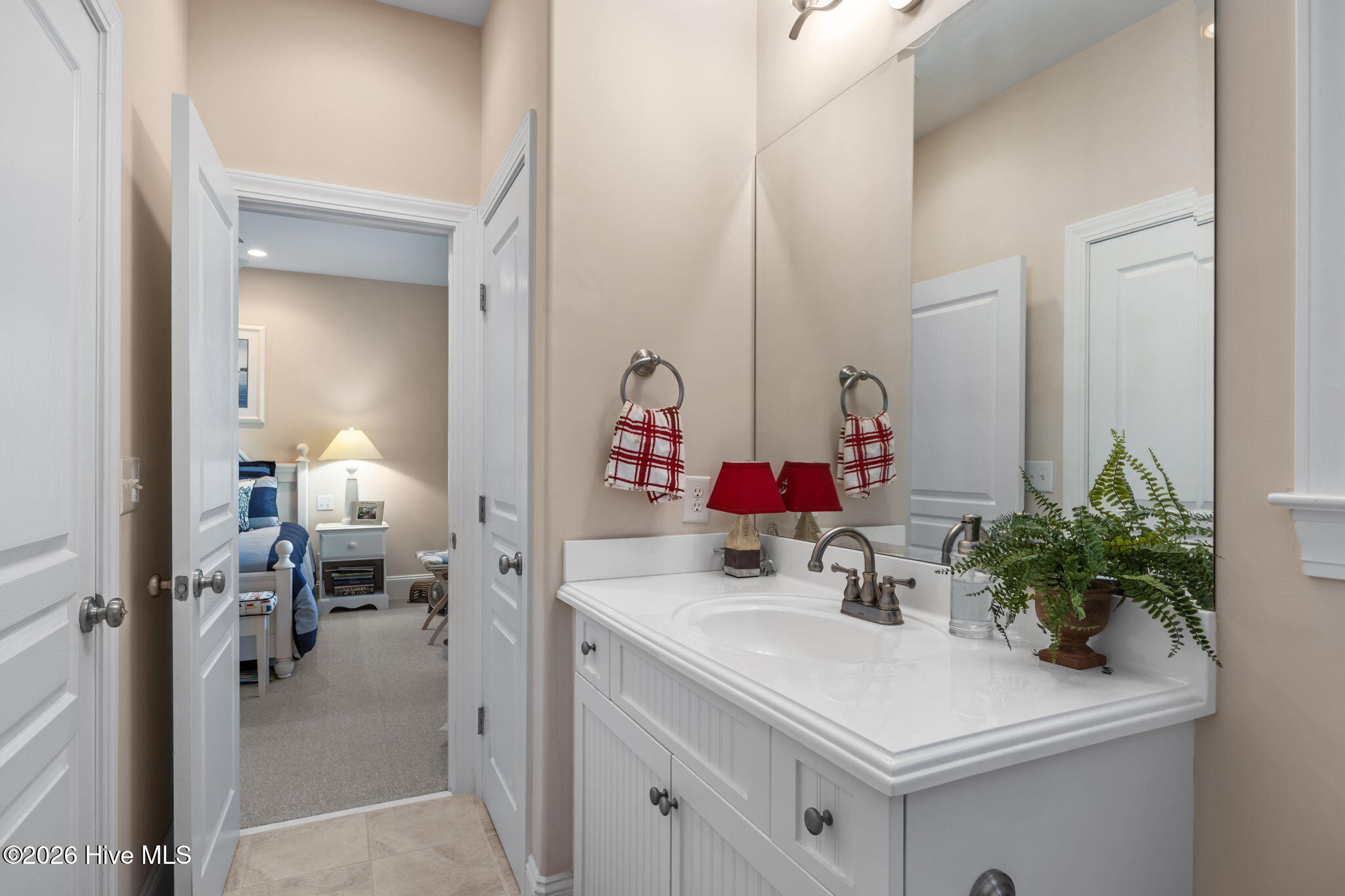 100562020 | Photo 33