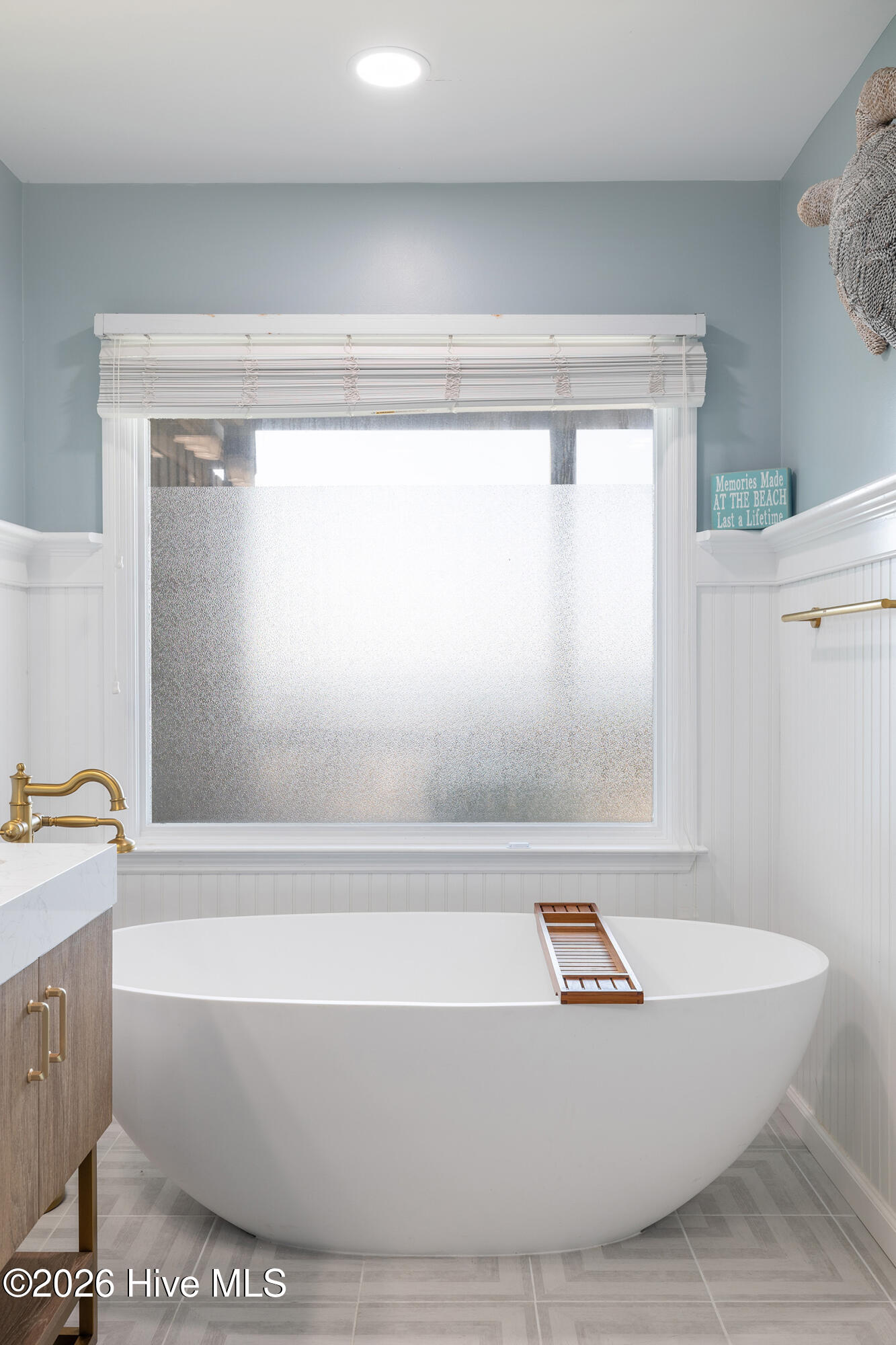 100563805 | Photo 17