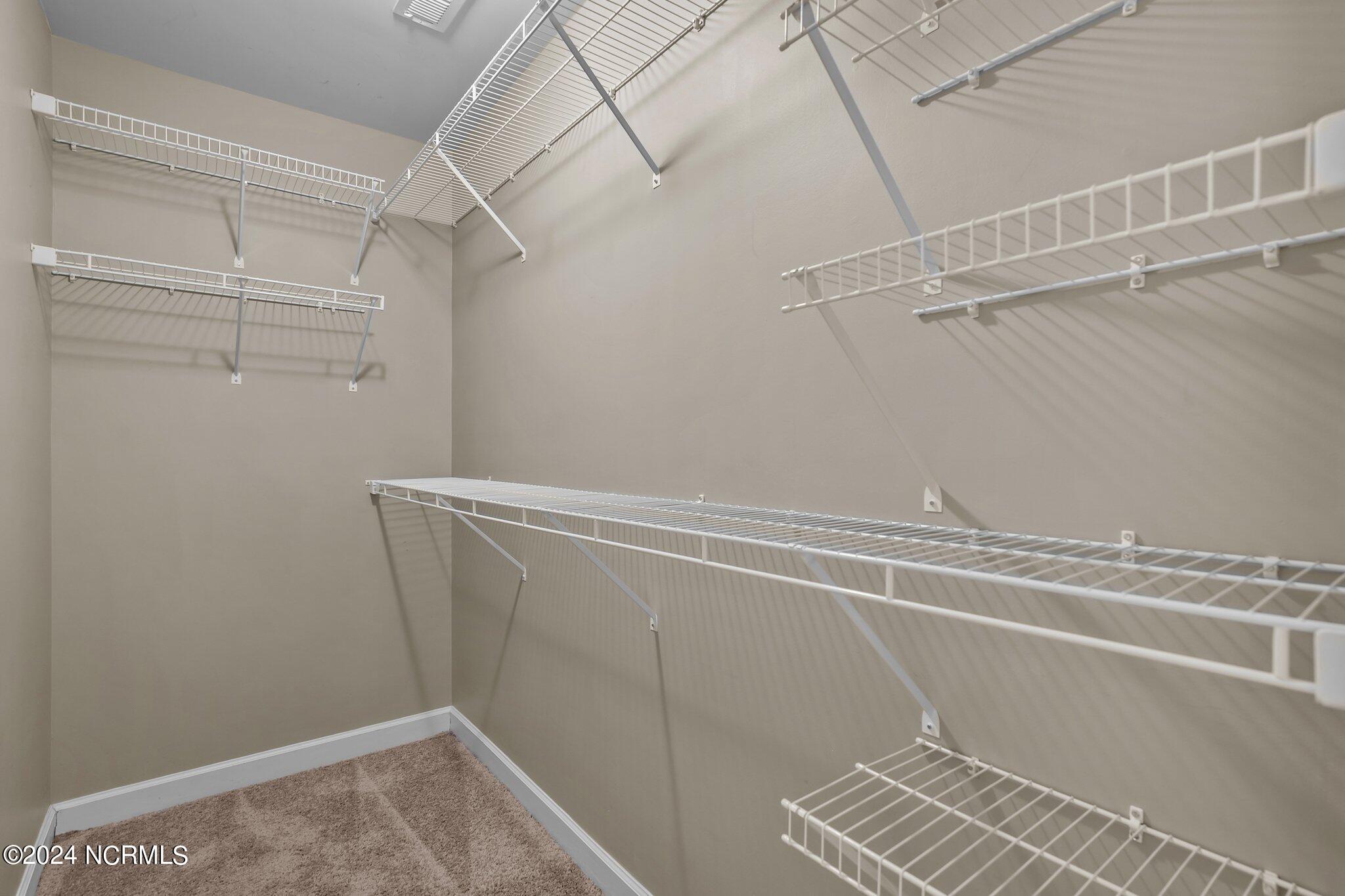 100544089 | Photo 17