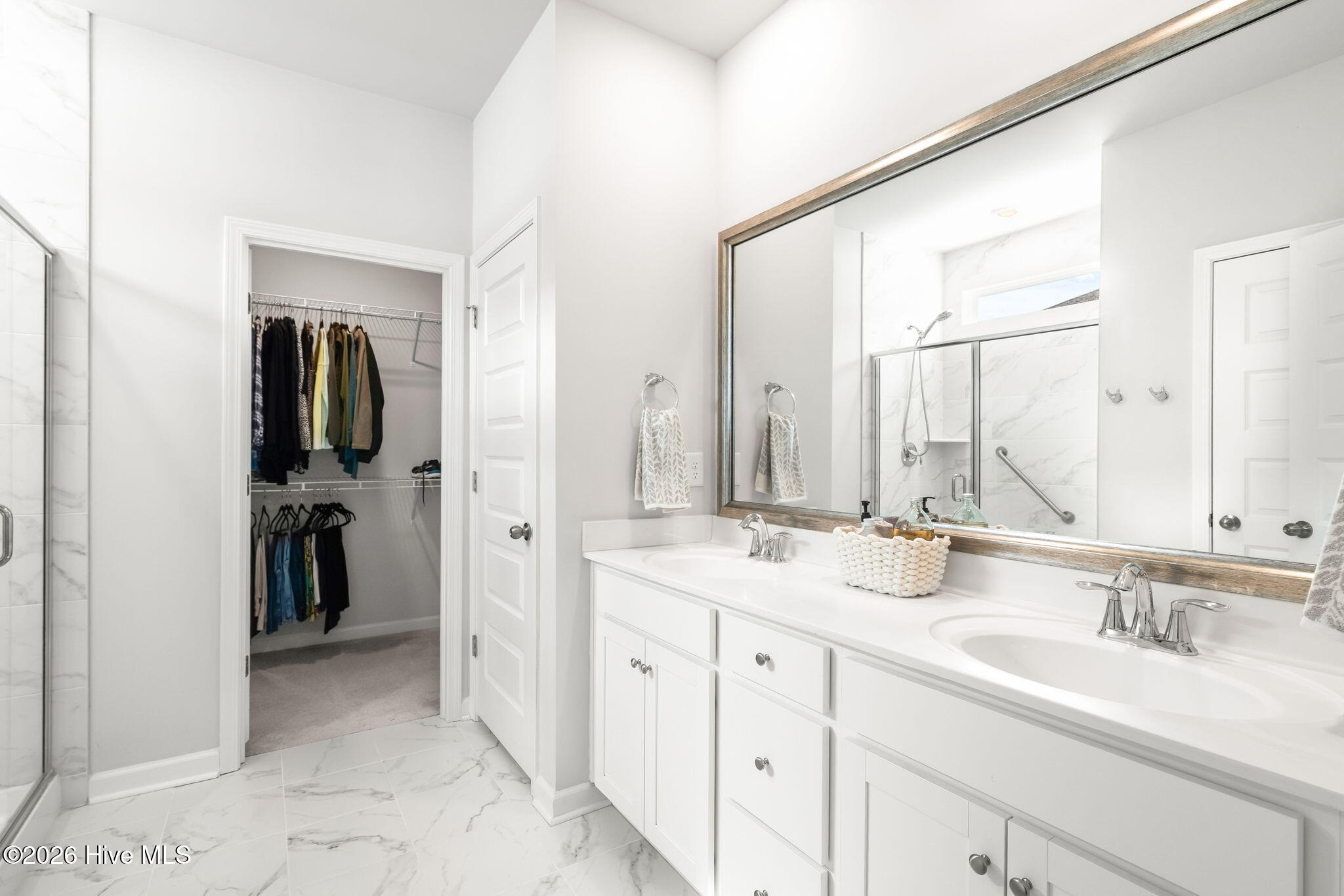 100552954 | Photo 26