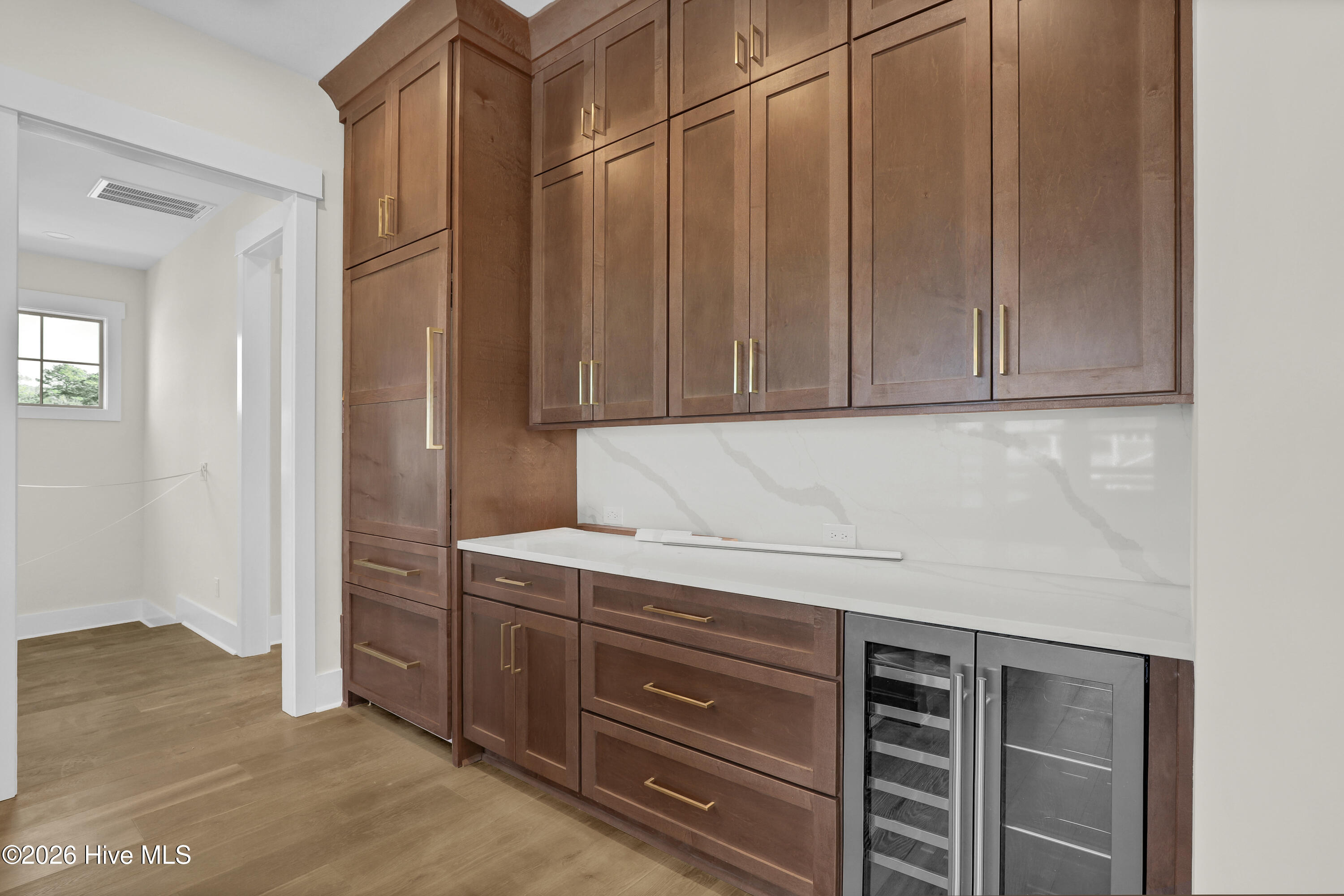 100490520 | Photo 12