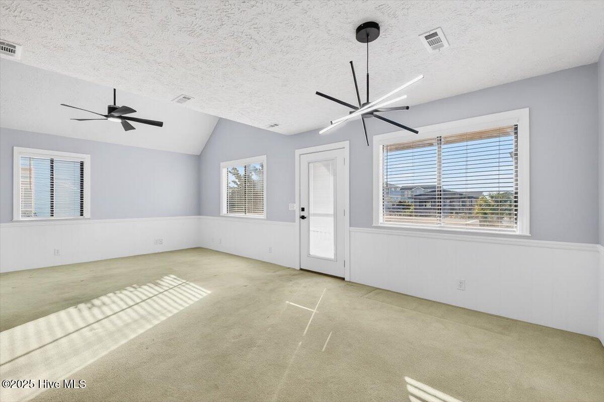 100531909 | Photo 14