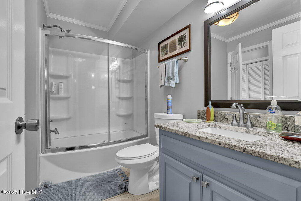 100513215 | Photo 31