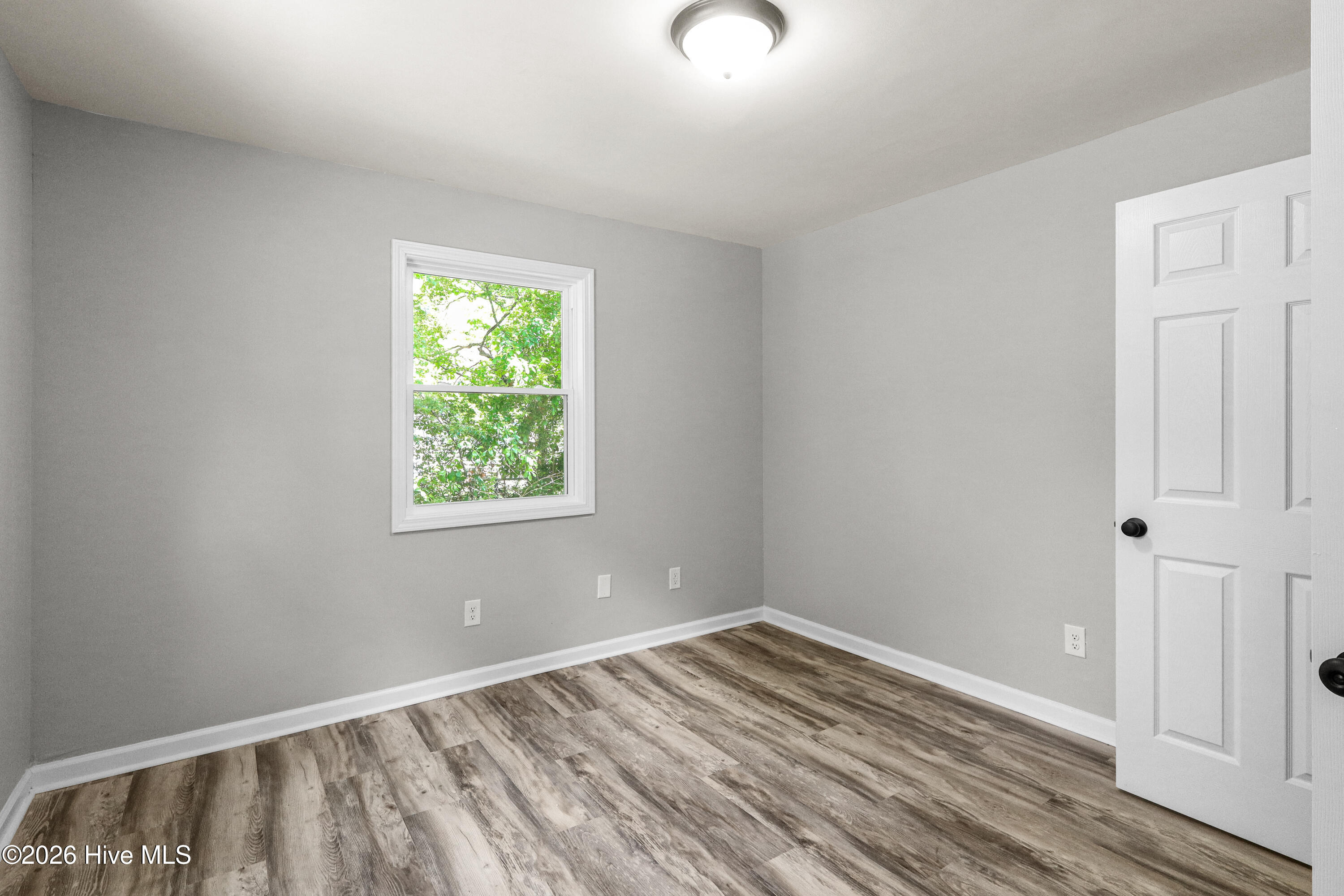 100569517 | Photo 18